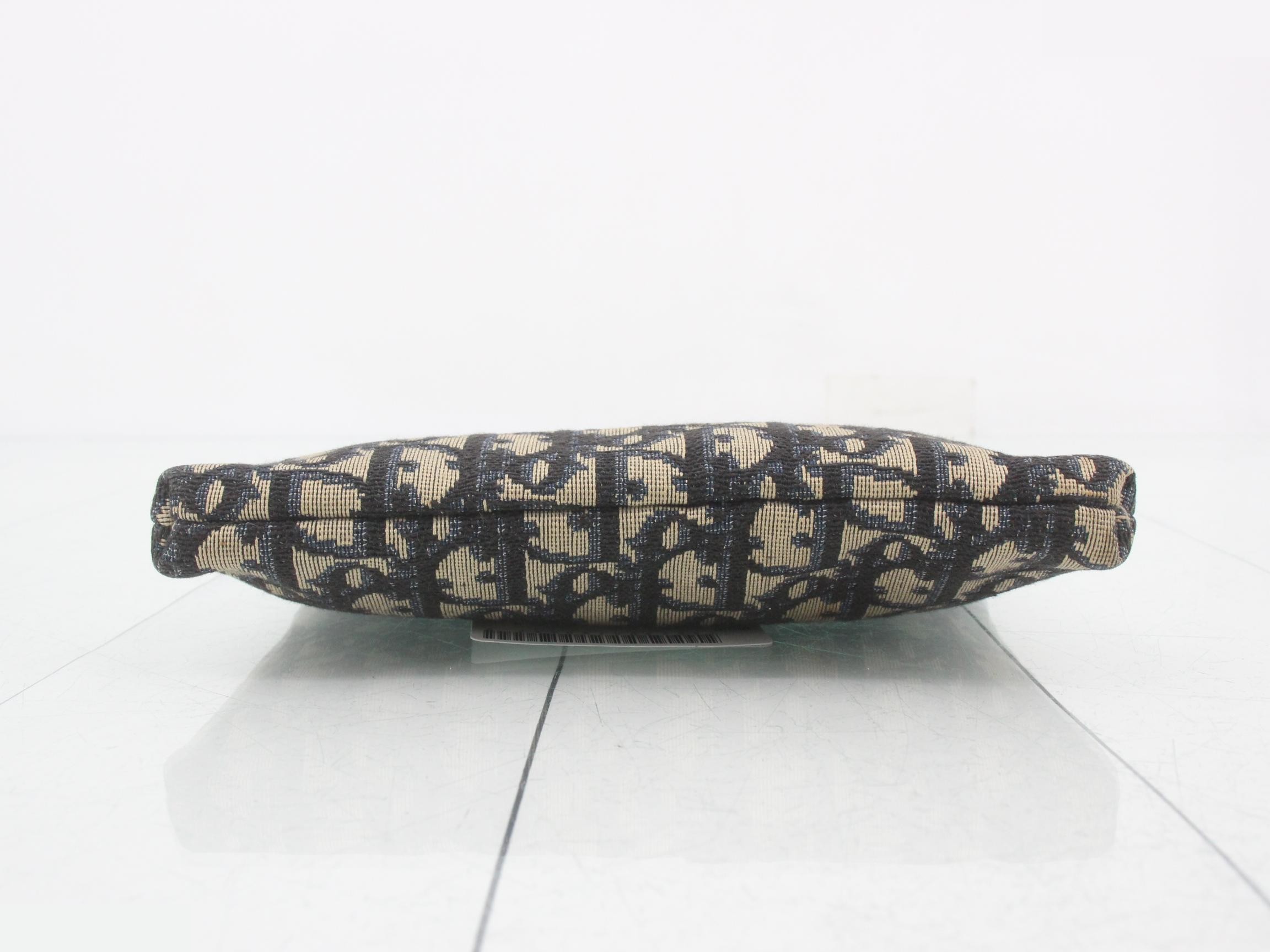 Trotter Pouch — view 3