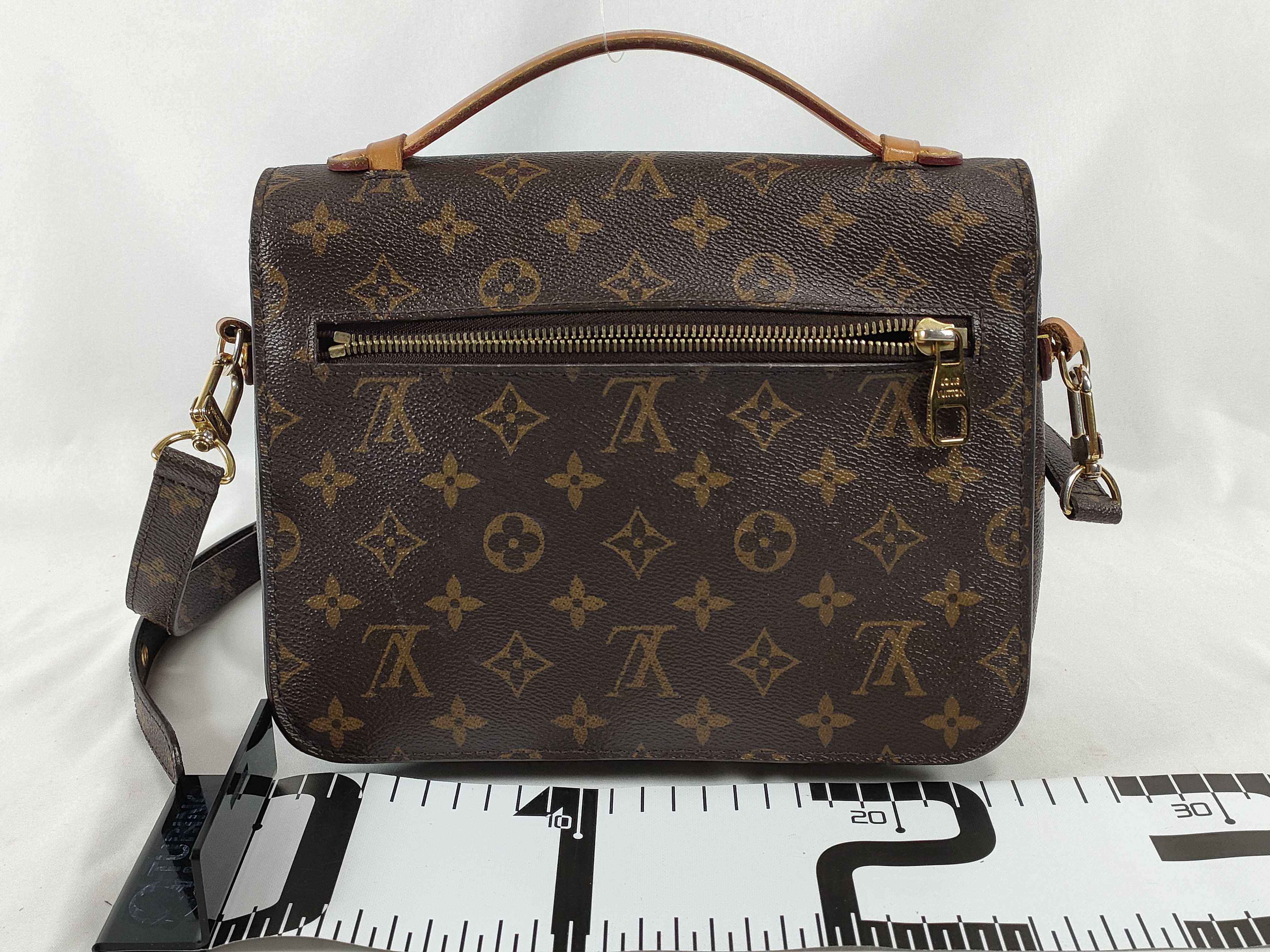 Monogram Pochette Metis MM Monogram Shoulder Bag Handbag — view 2