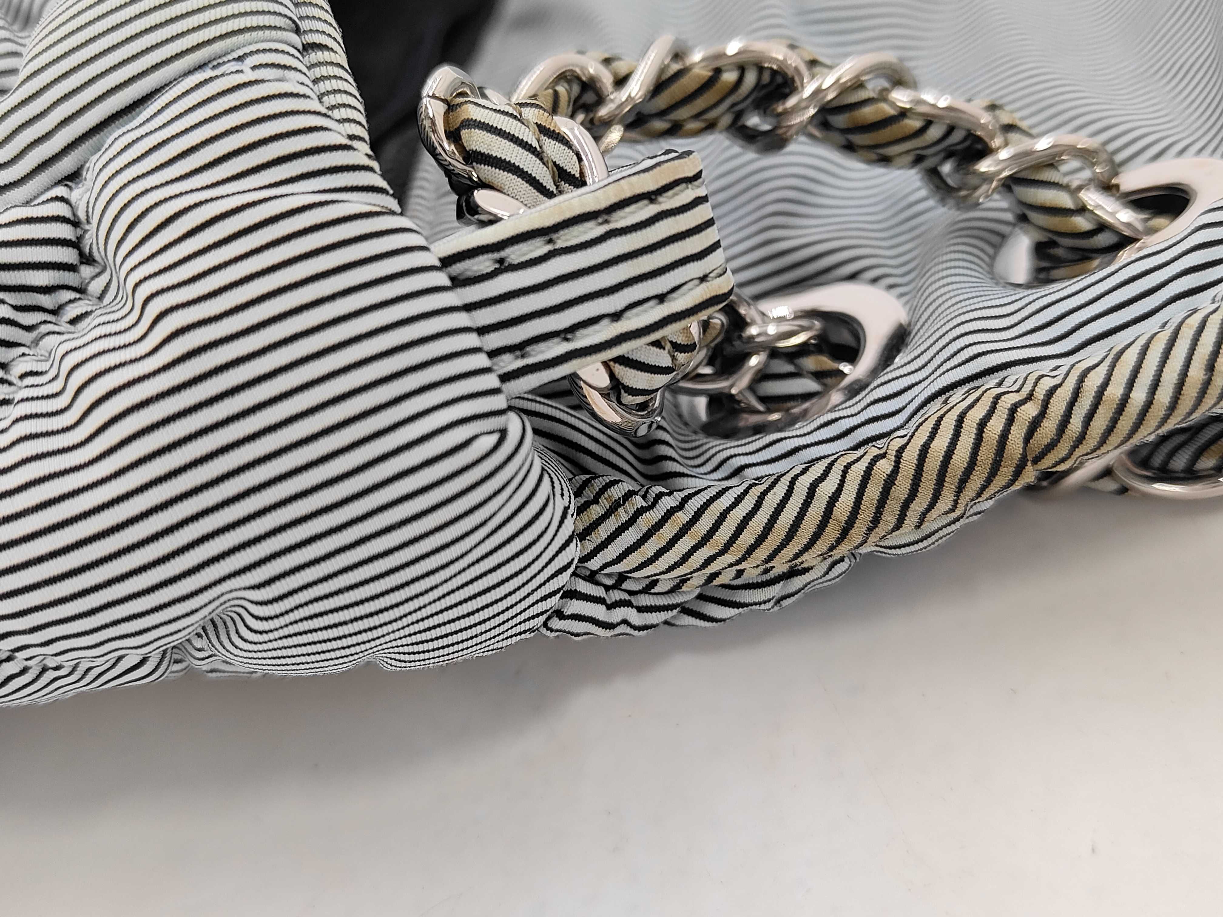 Bubble Quilted Bag Handbag — view 13