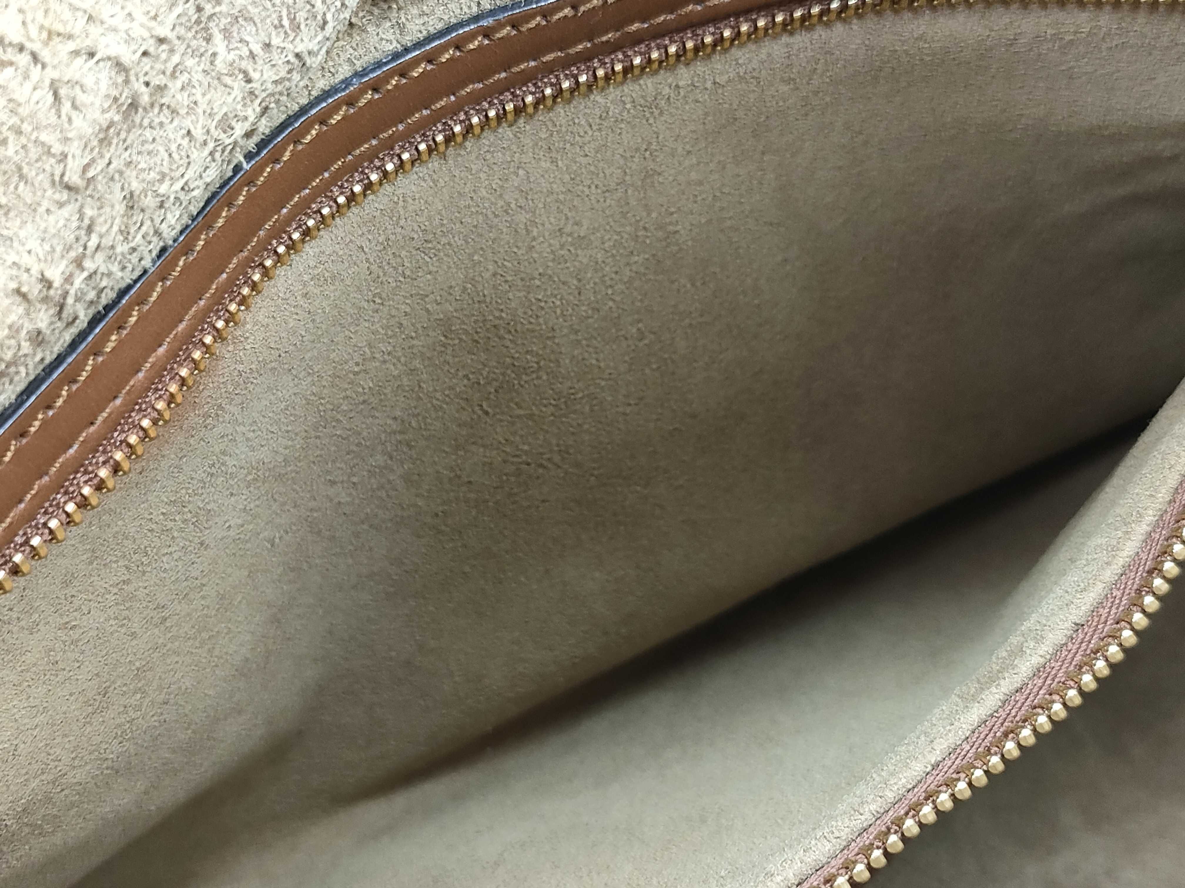GG Supreme 2-Way Handbag — view 12