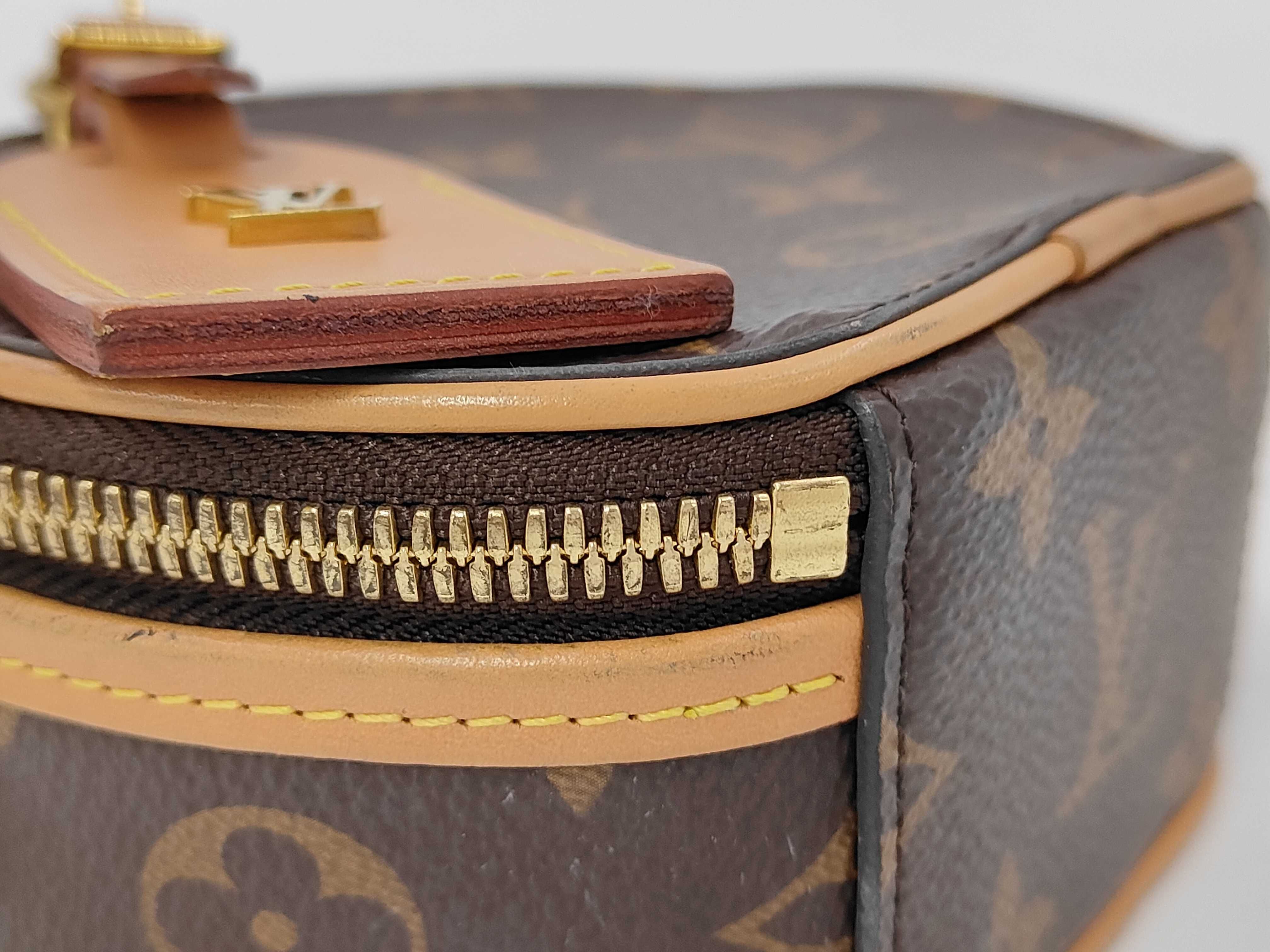 LV M44699 Shoulder Bag — view 7