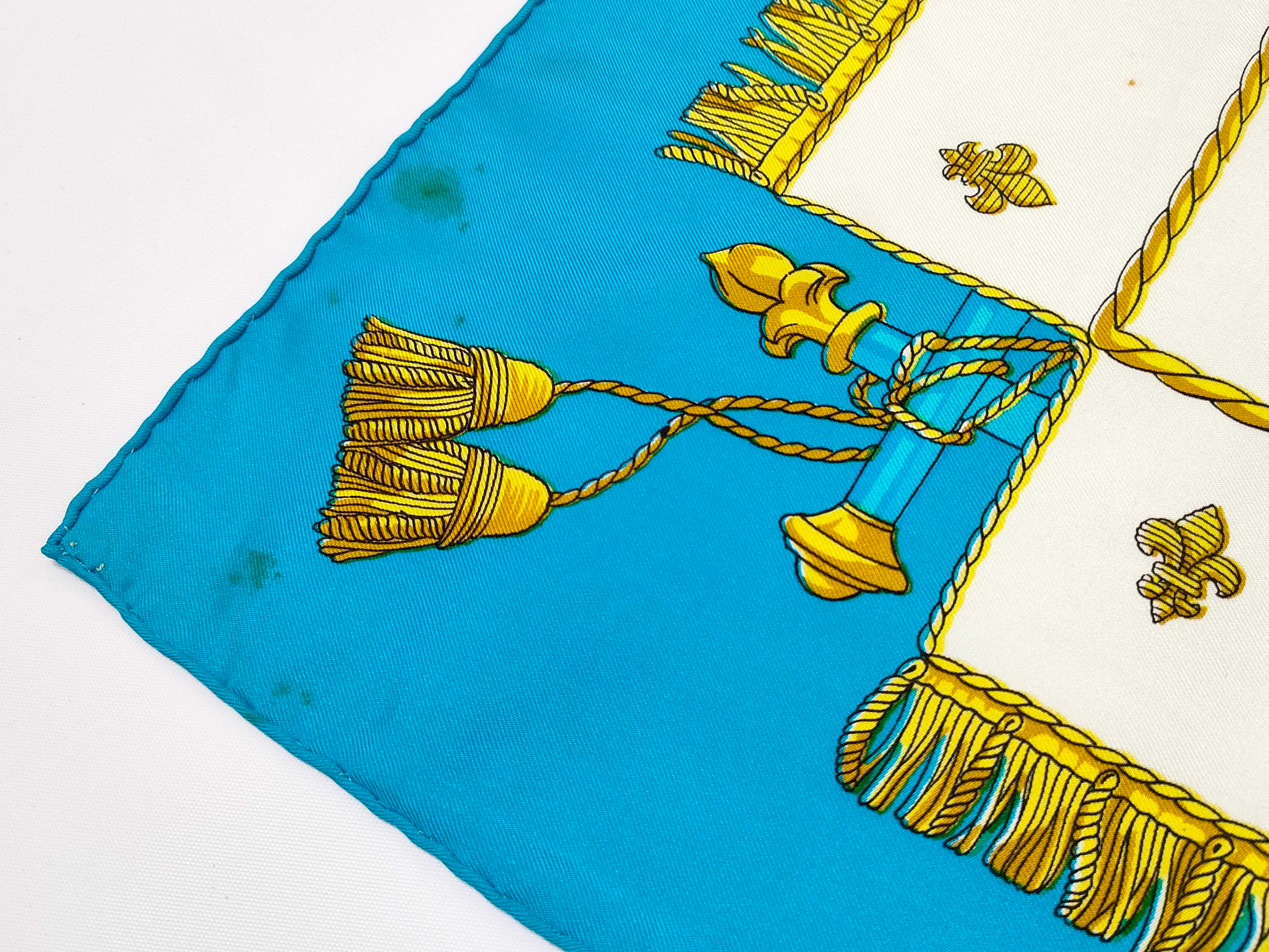 Carre 90 VUE DU CARROSSE DE LA GALERE LA REALE Hugo Gricker Silk Blue Other Accessories — view 8