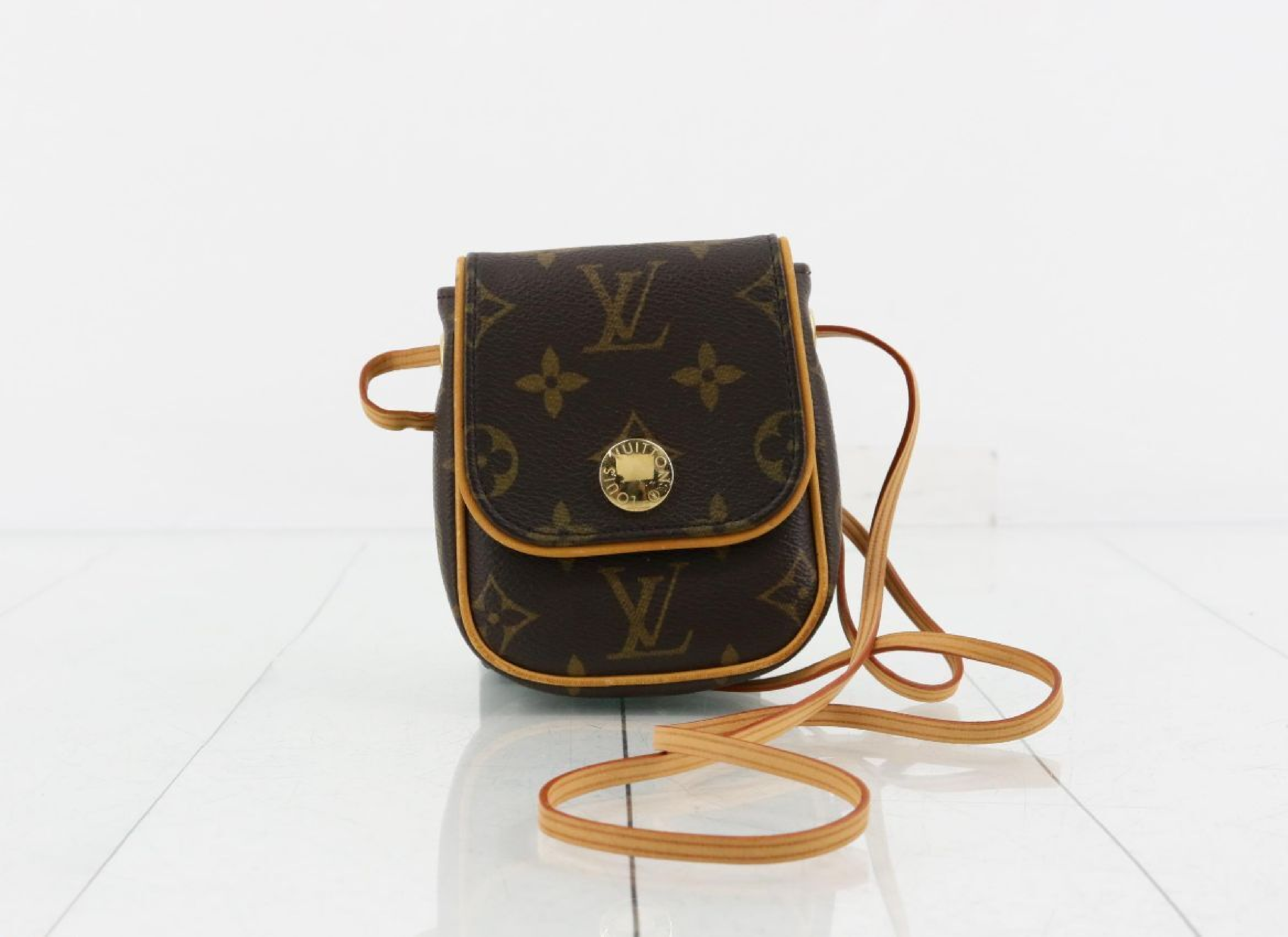 Pochette Cancun Shoulder Bag