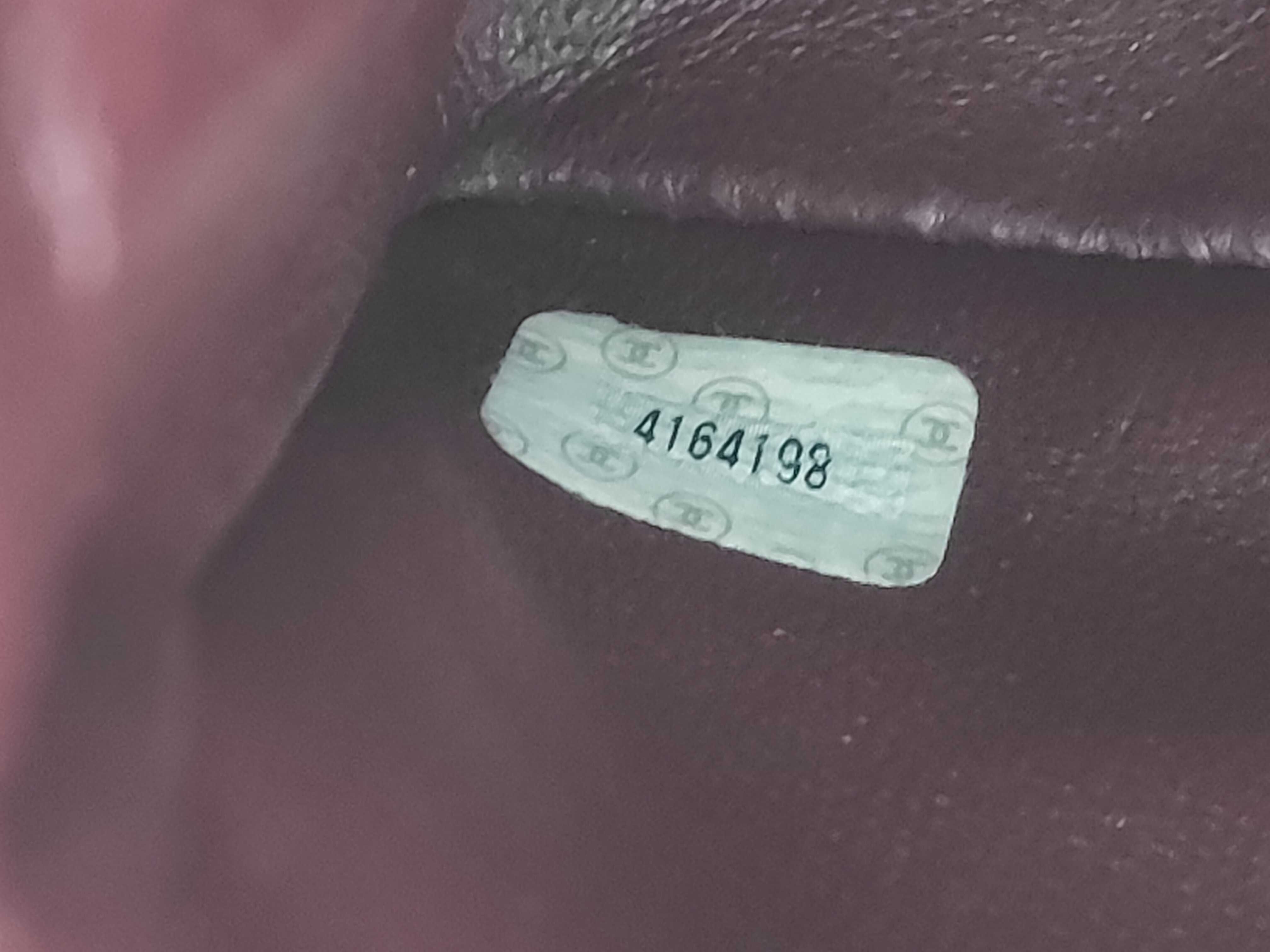 Matelassé 25, Series 4 Shoulder Bag — view 10