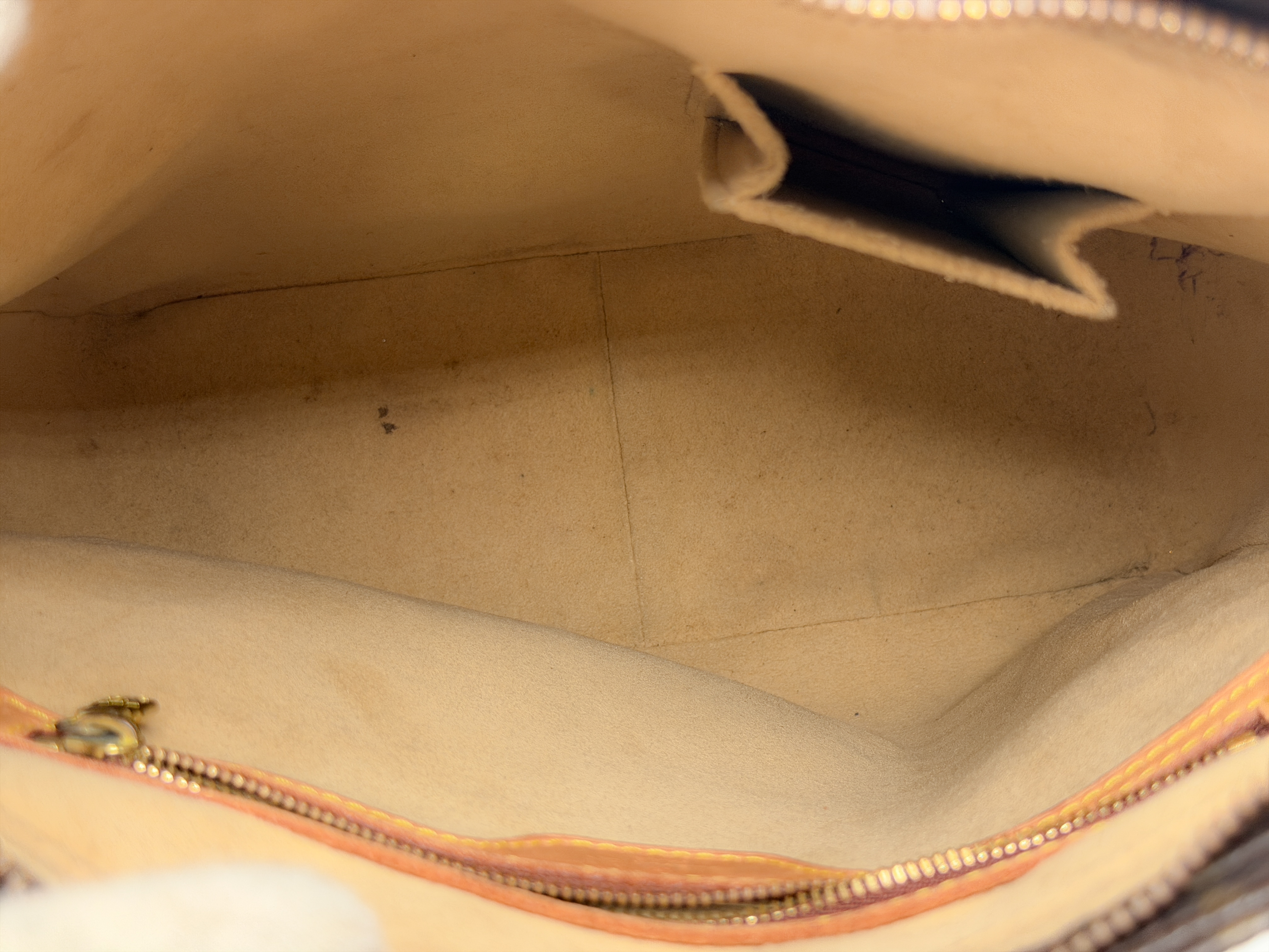 Monogram M51145 Looping GM MI0040 Shoulder Bag — view 12
