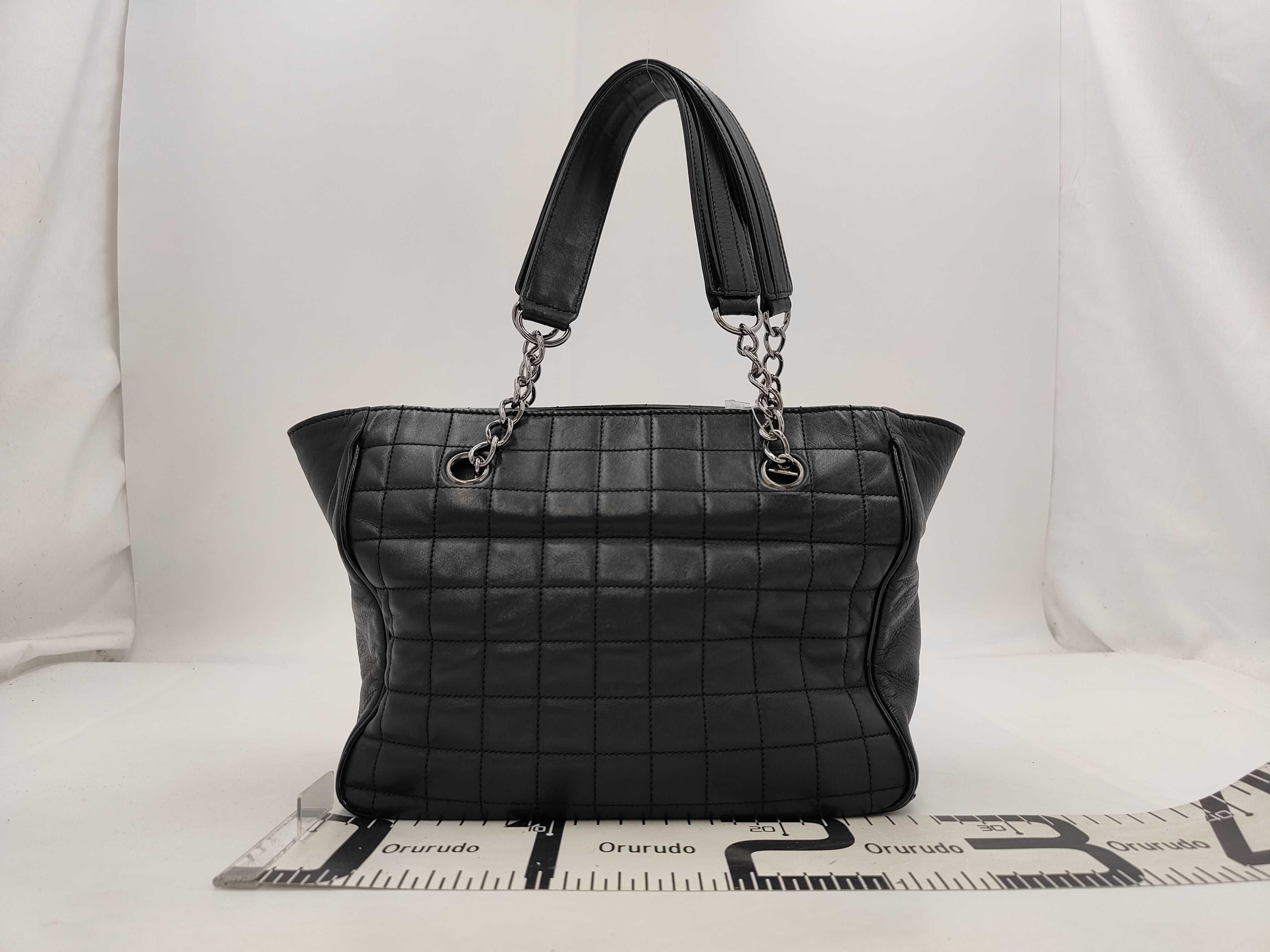 Coco Mark Camellia No. 5 Shoulder Bag (with serial card, item number 10947261) — view 2