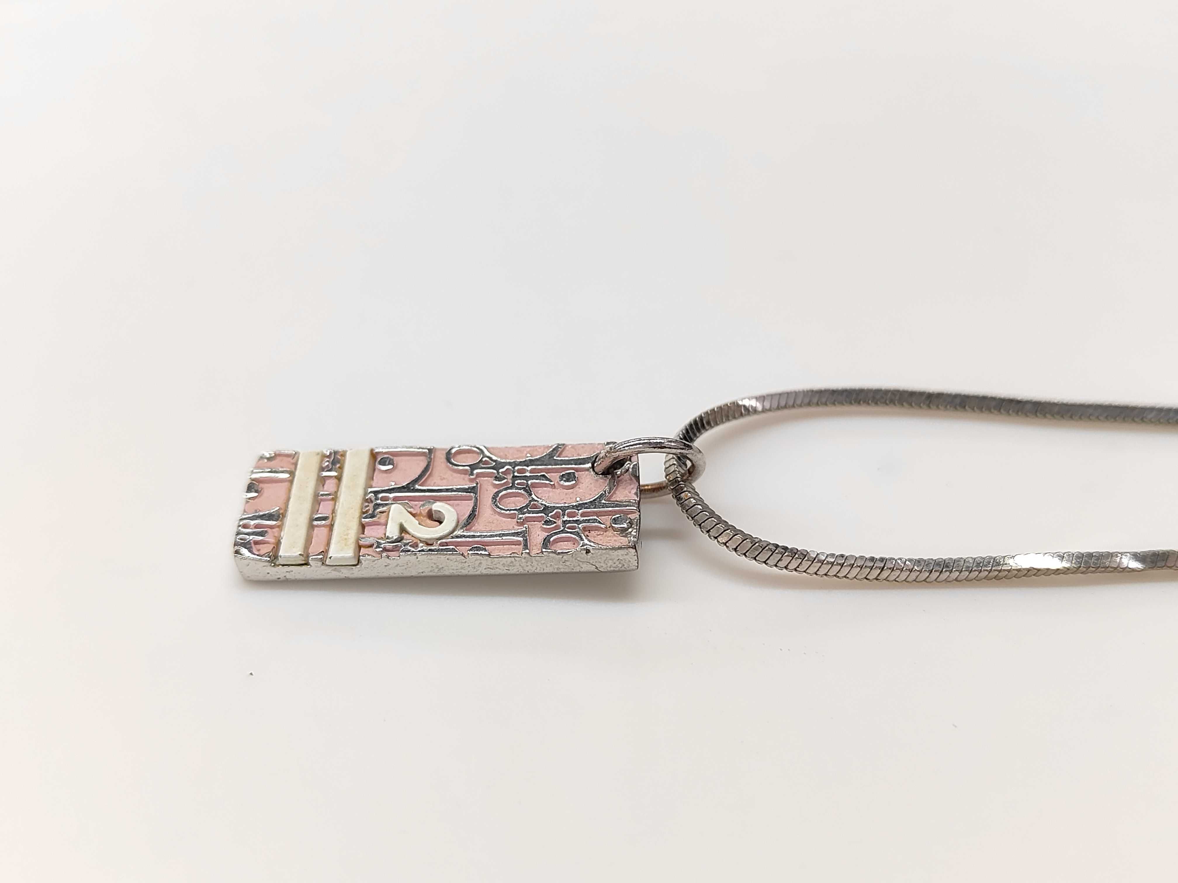 necklace — view 2