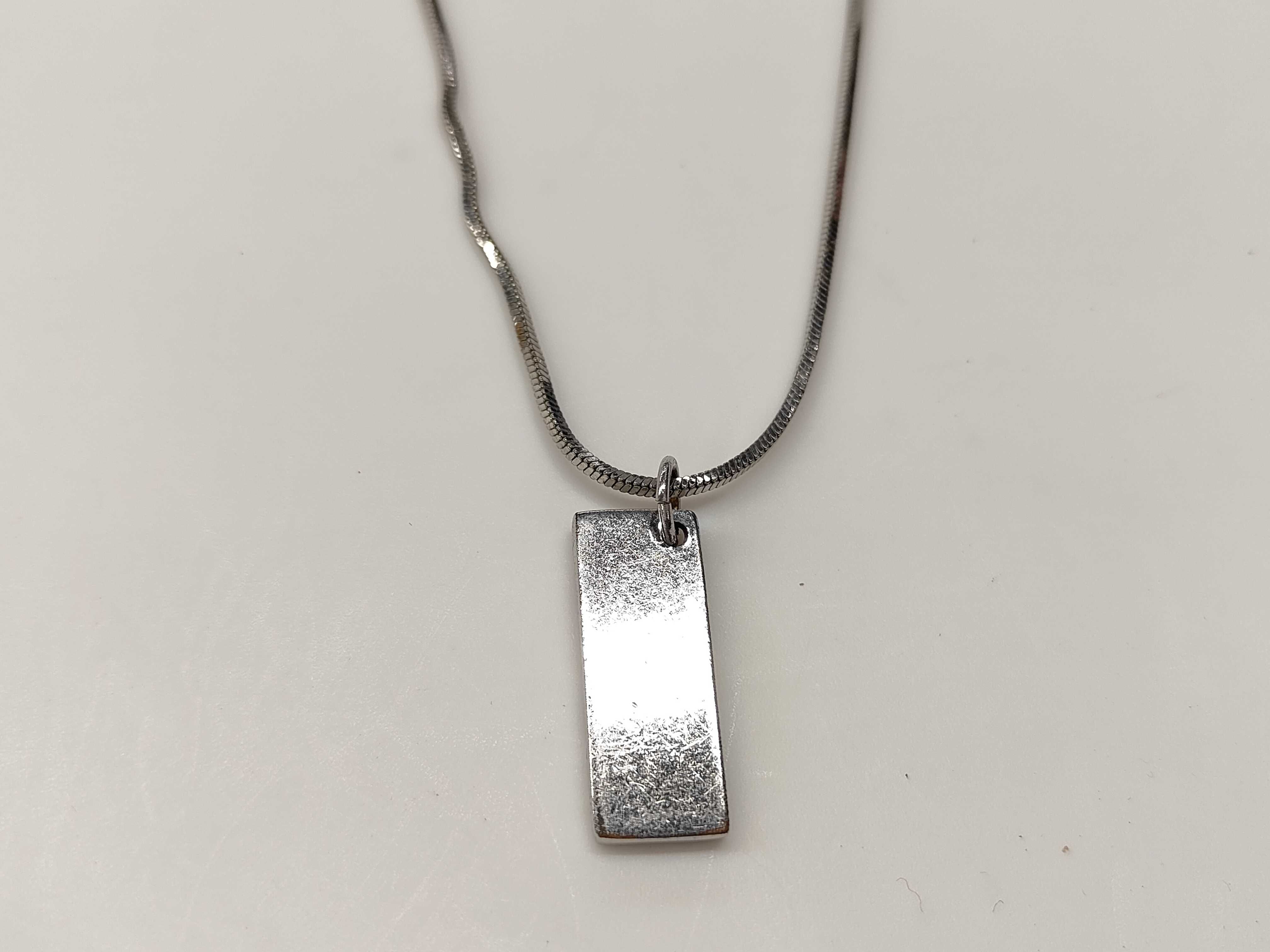 necklace — view 3