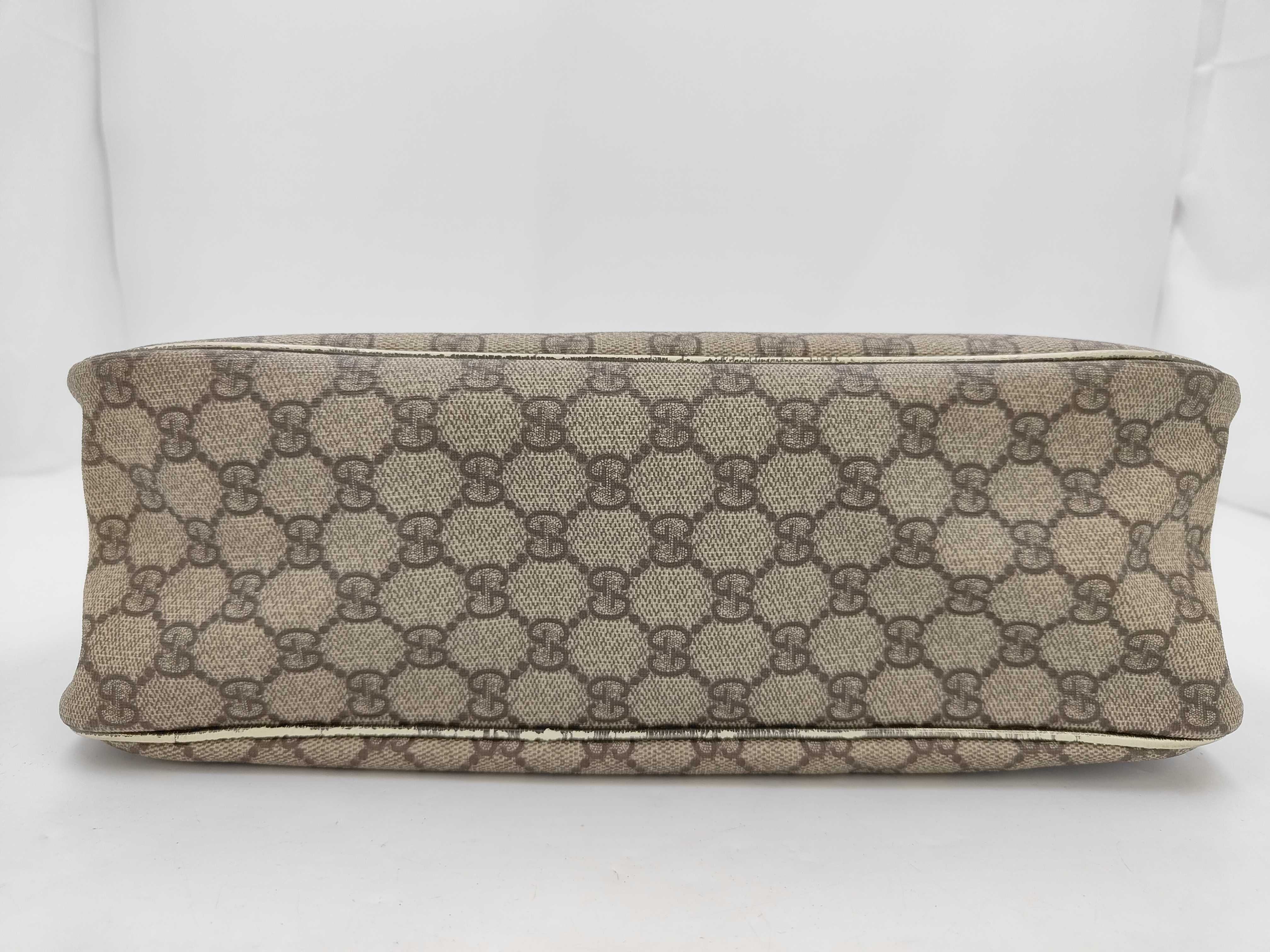 GG Supreme GG Plus Shoulder Bag — view 3