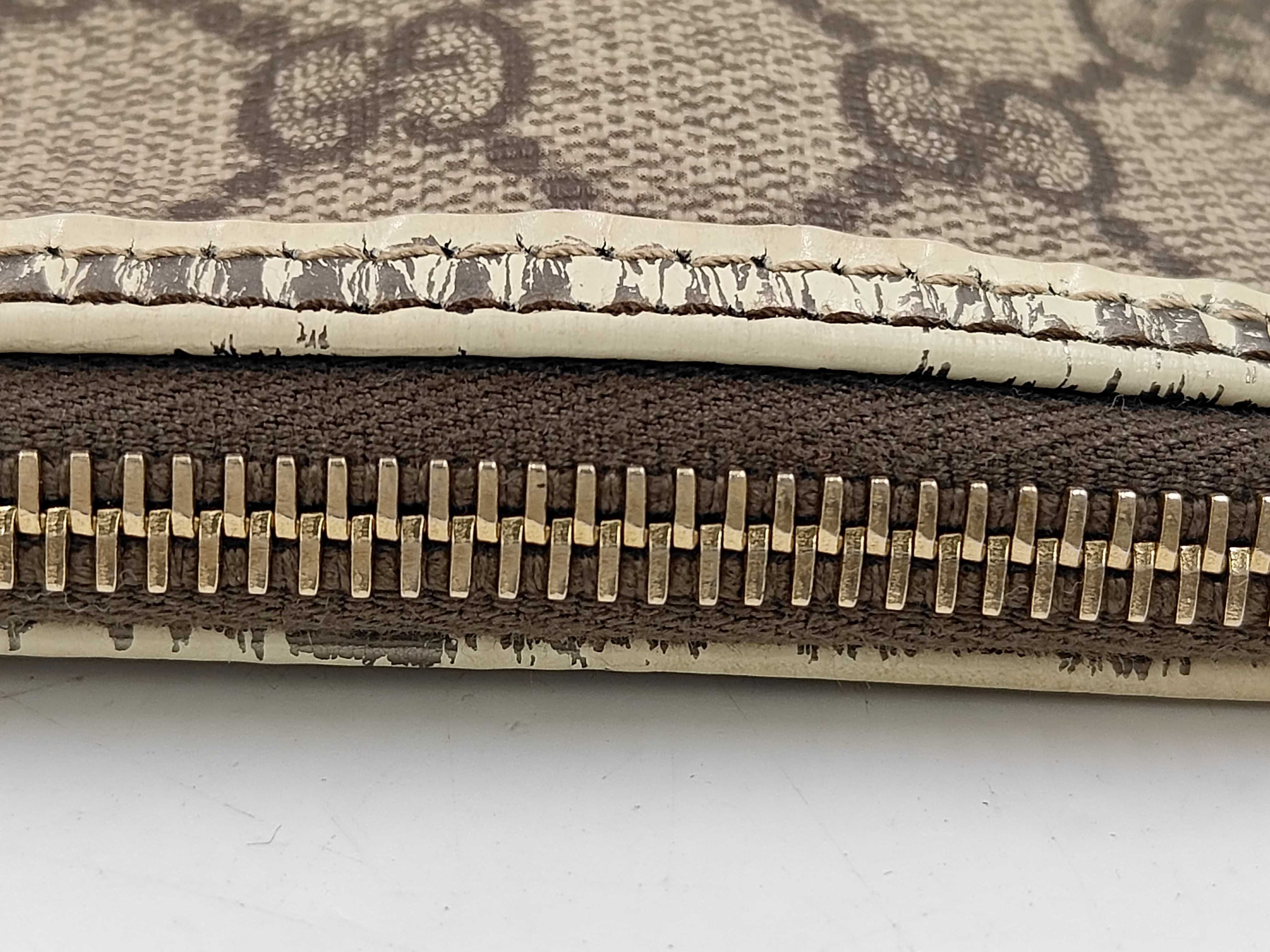 GG Supreme GG Plus Shoulder Bag — view 10