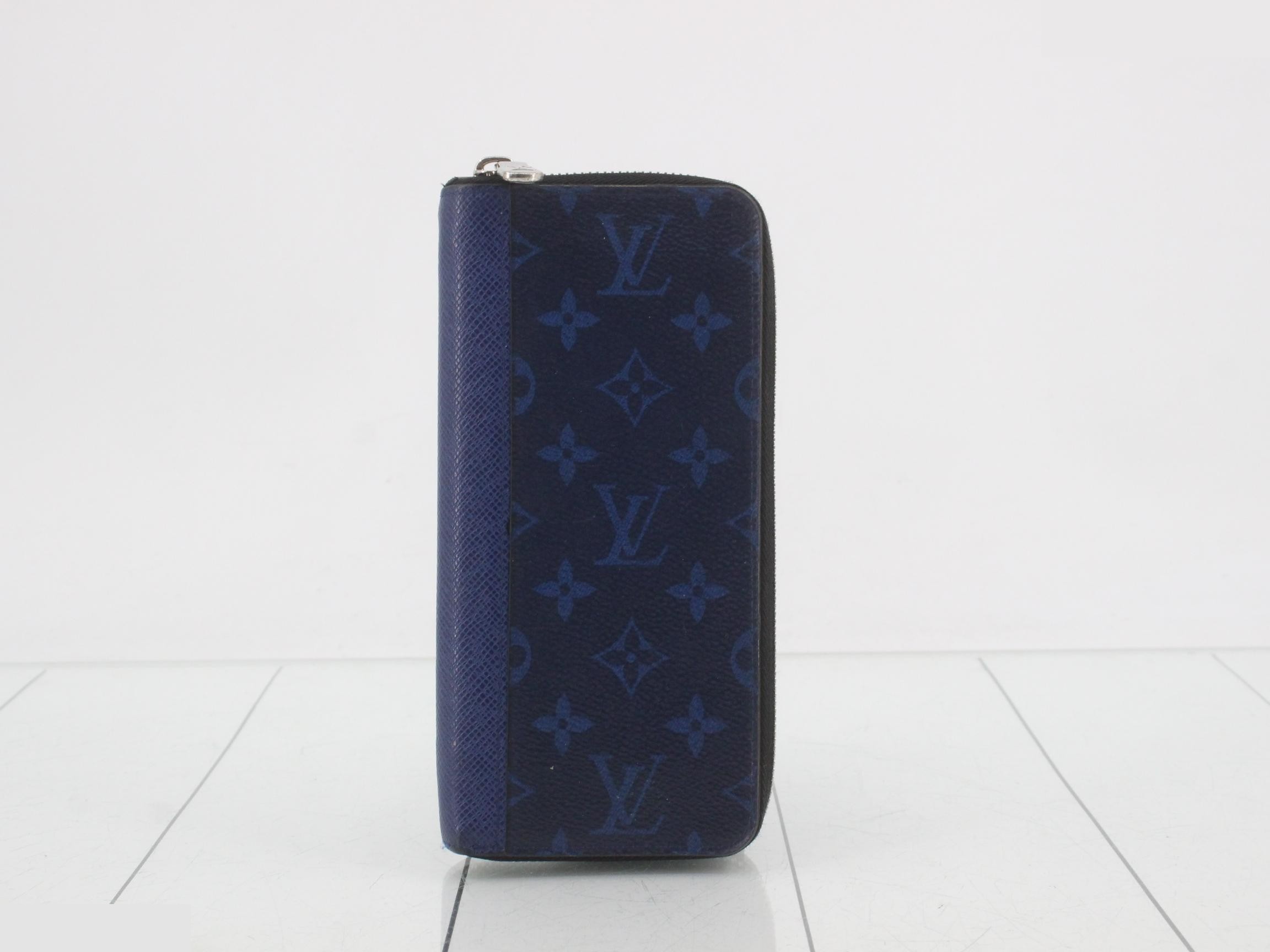 Taigarama Zippy Wallet Vertical Cobalt IC Chip