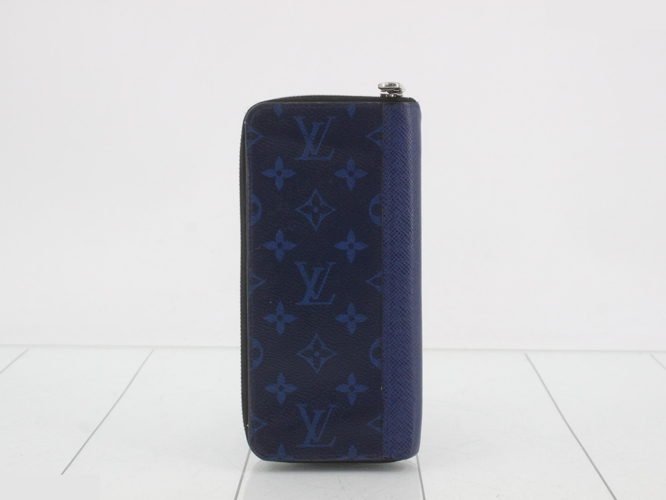 Taigarama Zippy Wallet Vertical Cobalt IC Chip — view 2