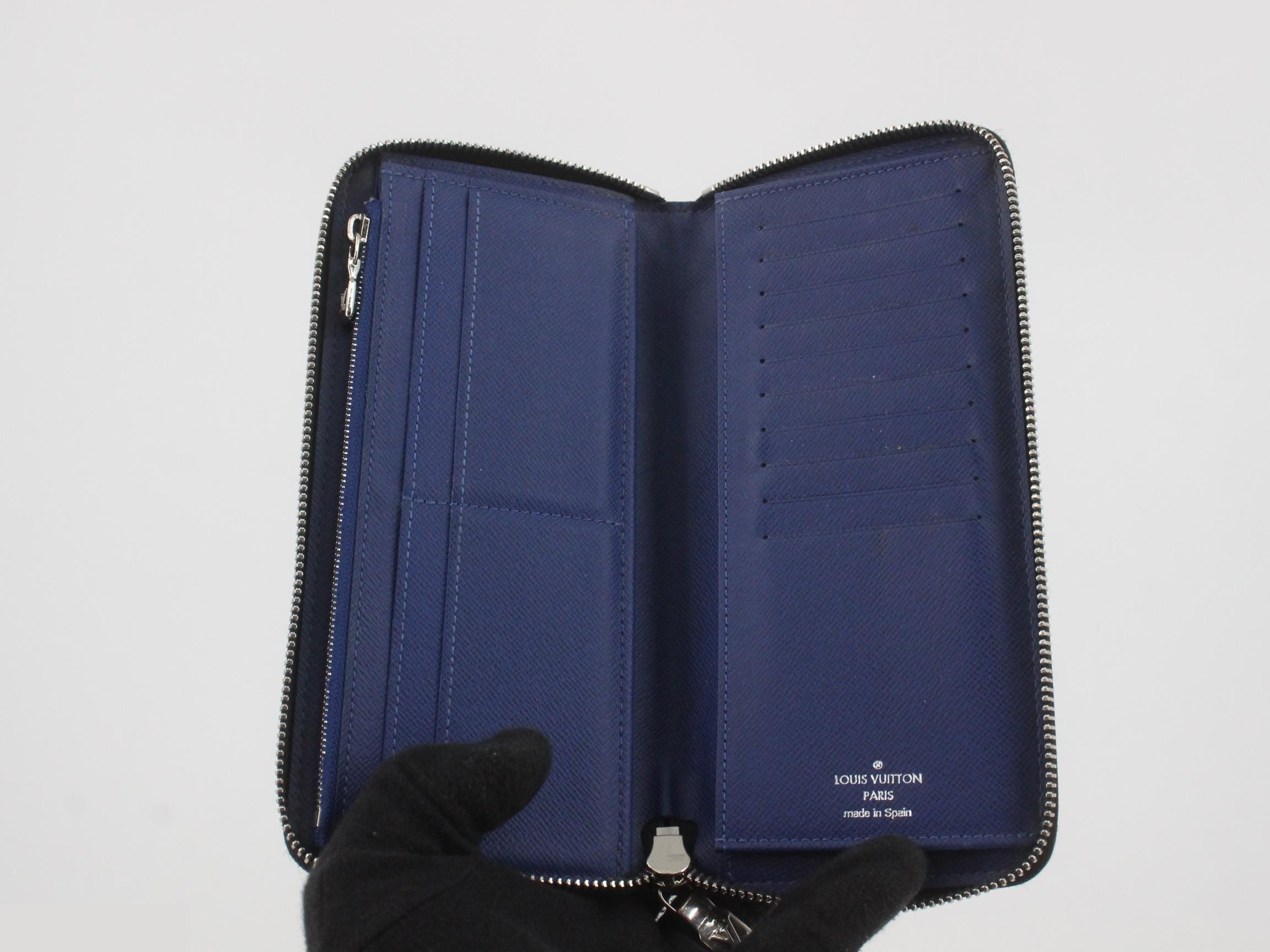 Taigarama Zippy Wallet Vertical Cobalt IC Chip — view 4