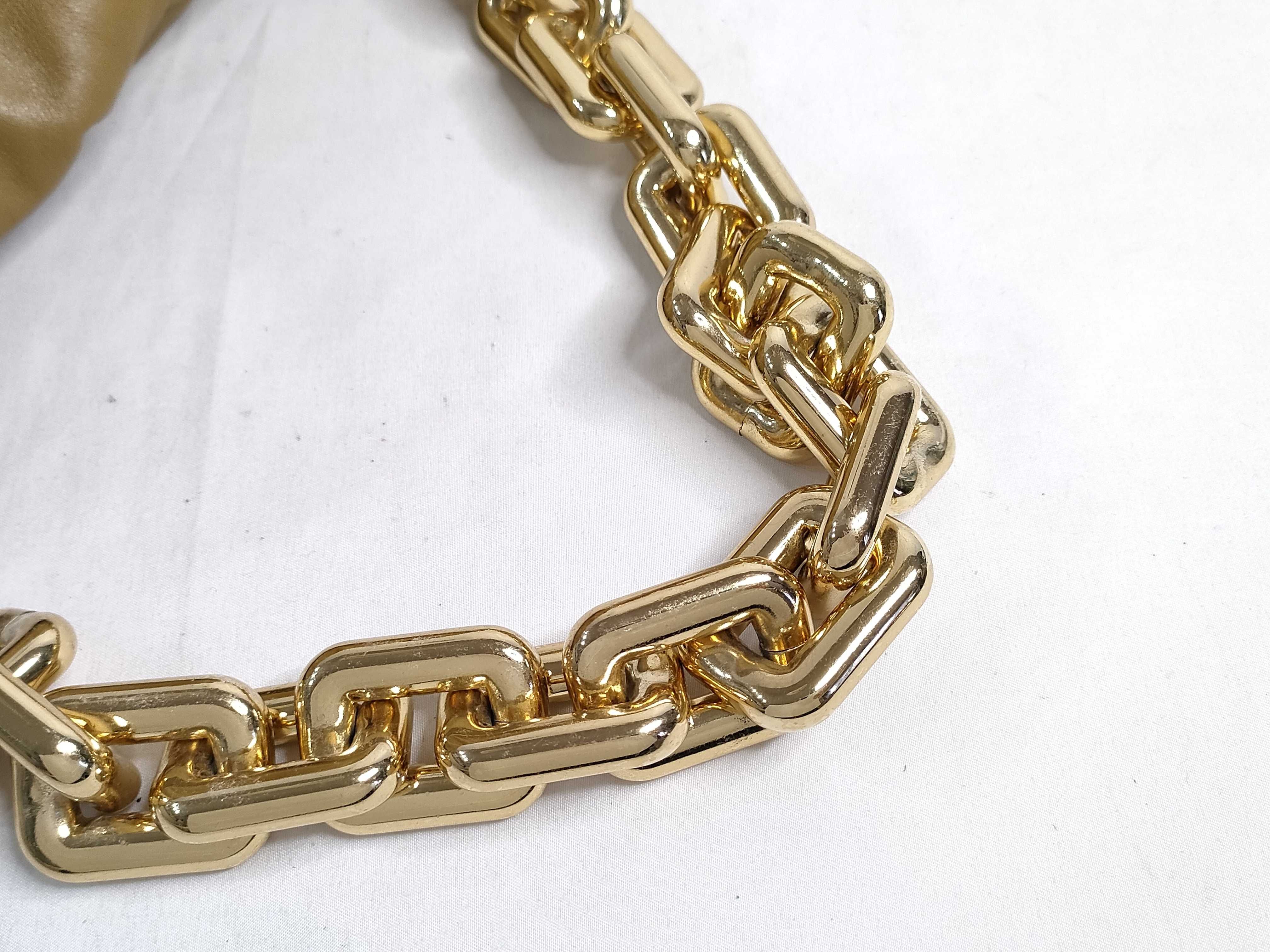 Chain Shoulder Bag — view 4