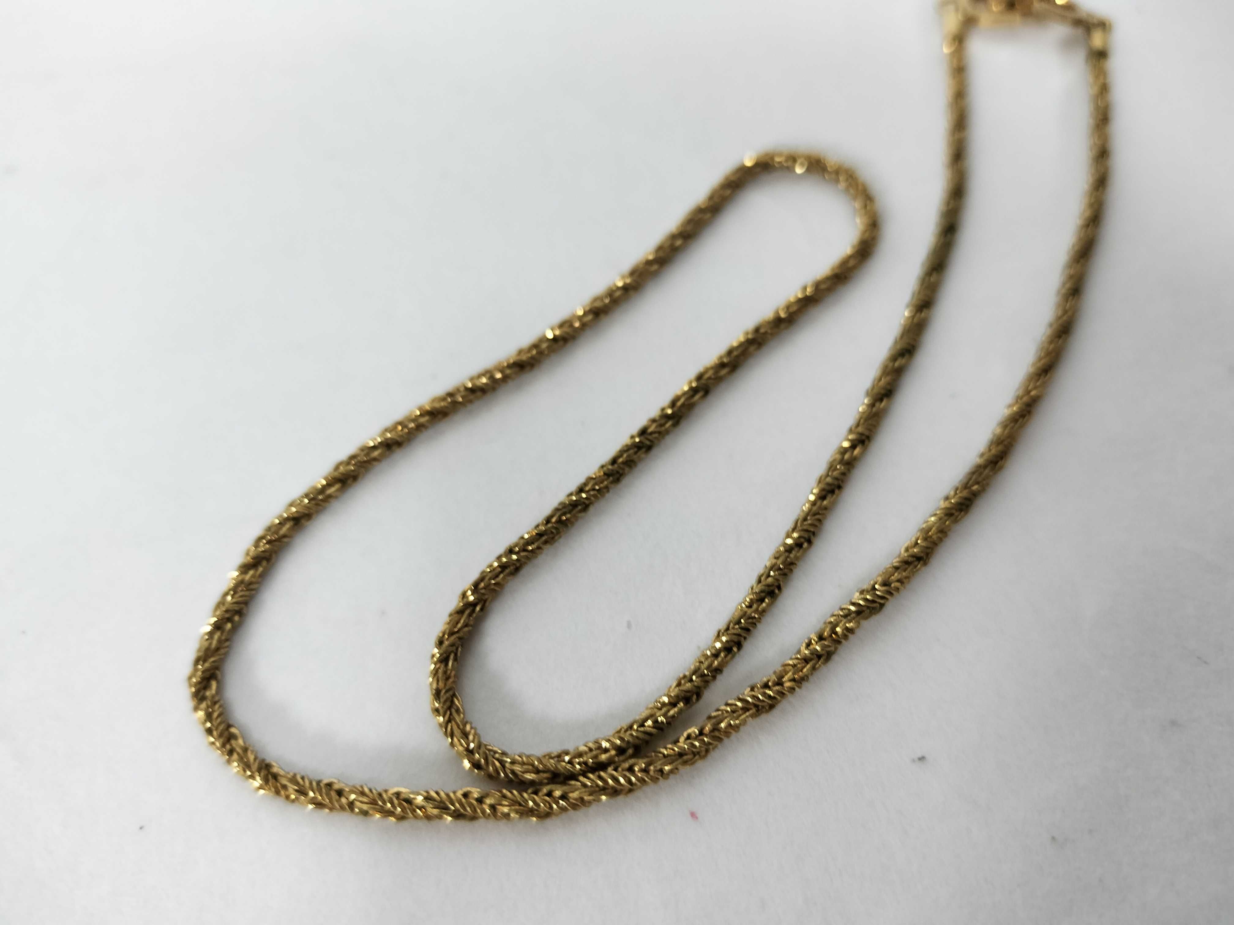 necklace — view 2