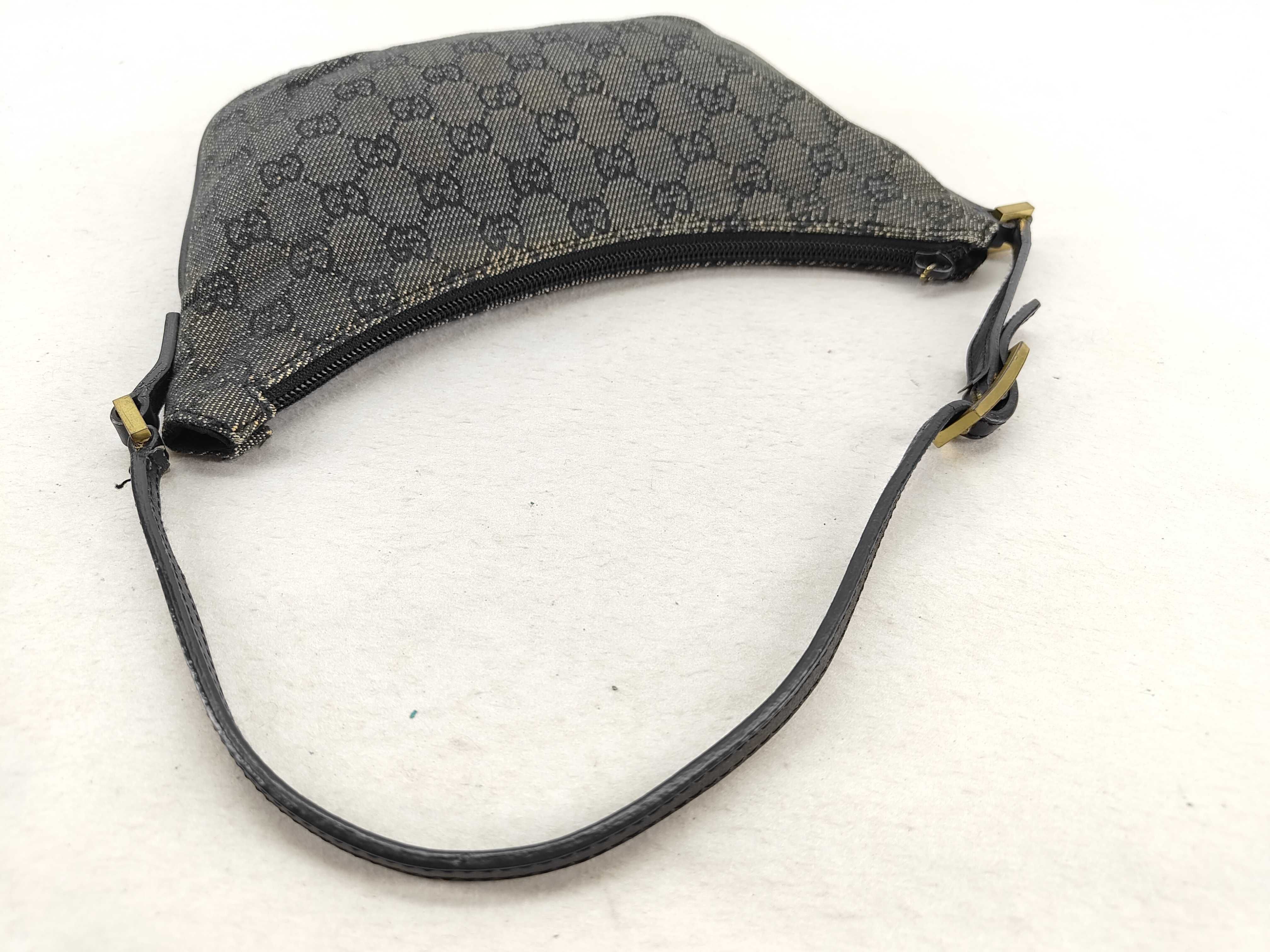 GG Supreme Gucci Half Moon GG Canvas Accessory Pouch — view 4