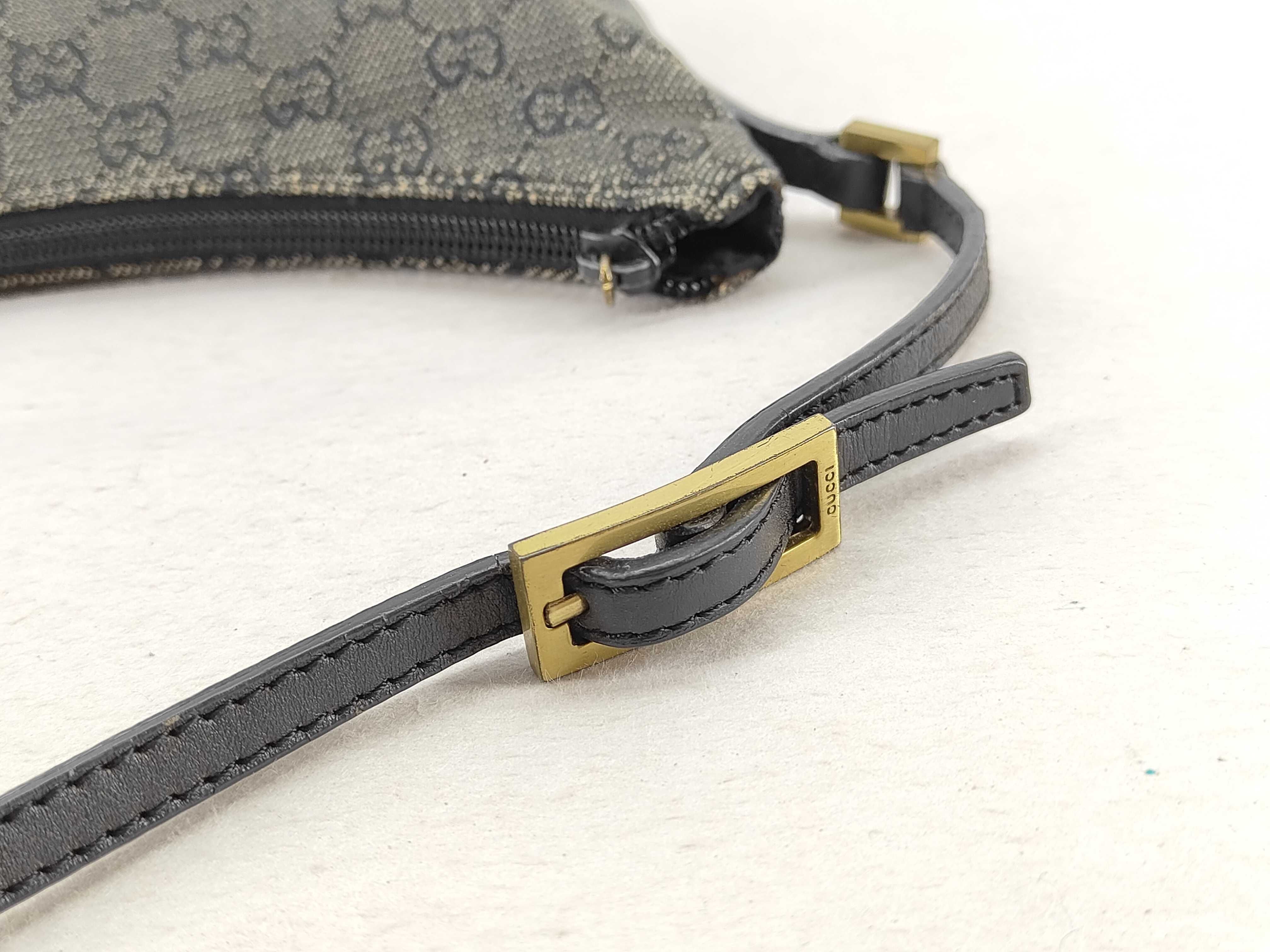 GG Supreme Gucci Half Moon GG Canvas Accessory Pouch — view 5