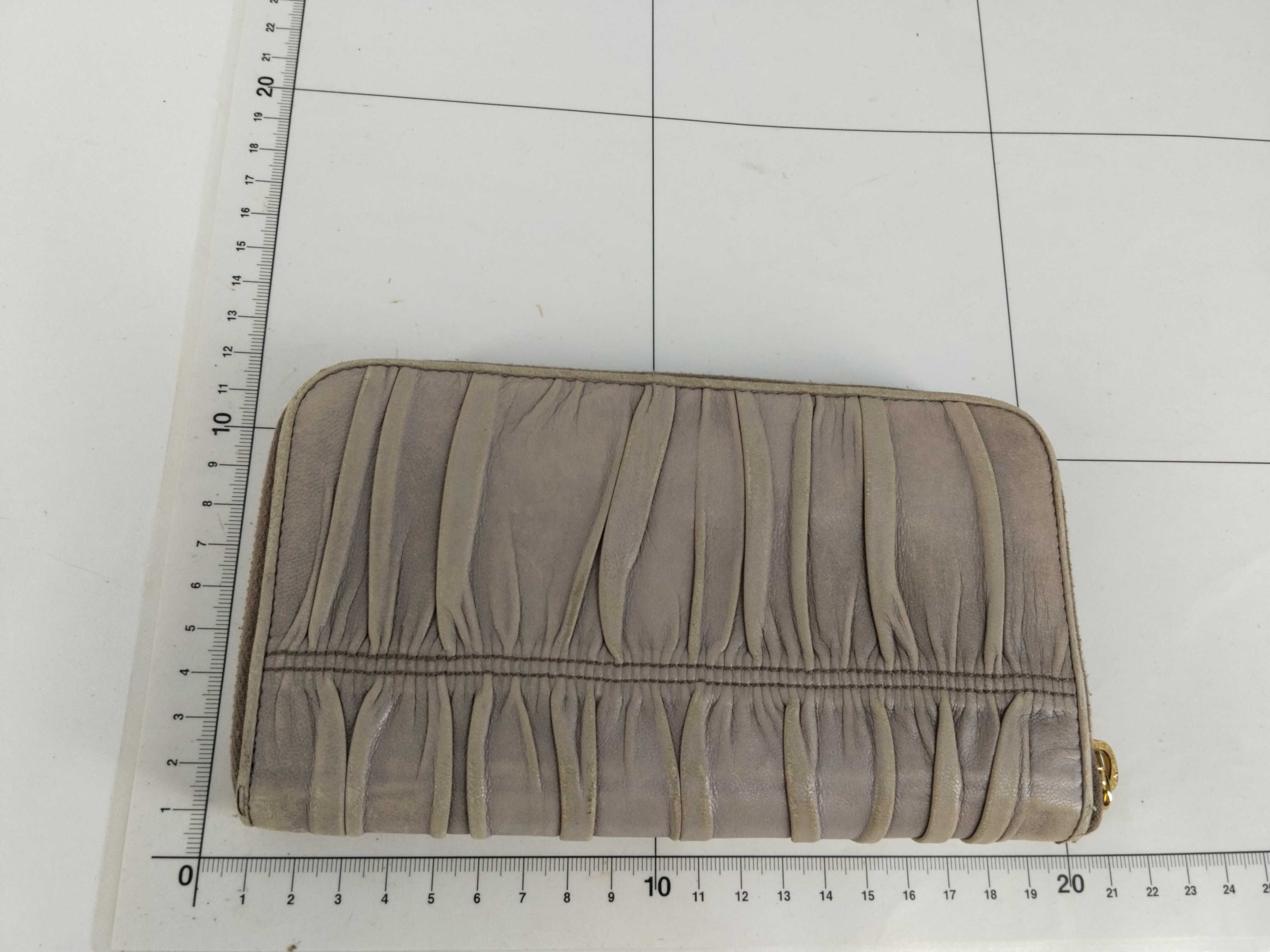 wallet — view 2