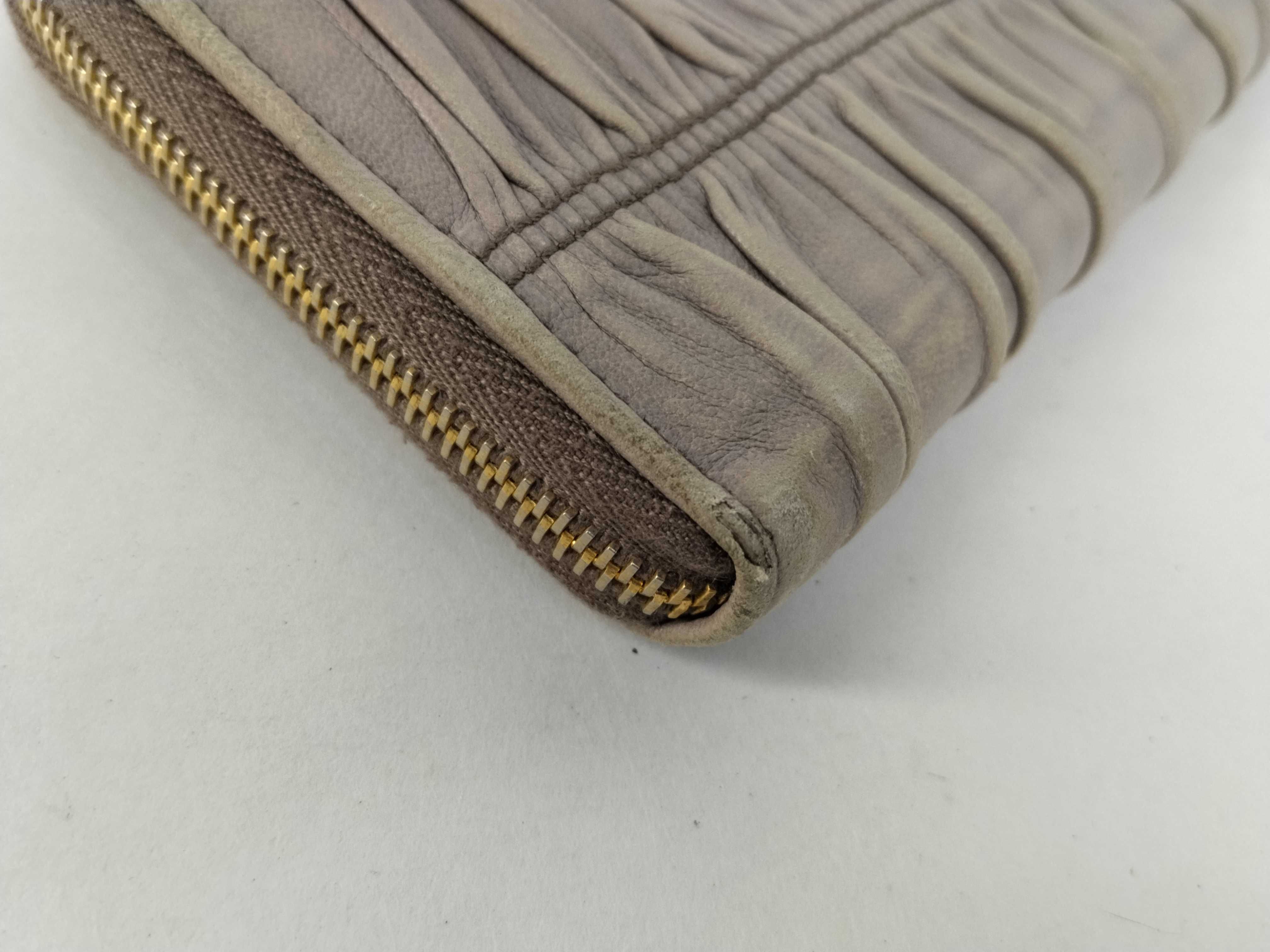 wallet — view 3