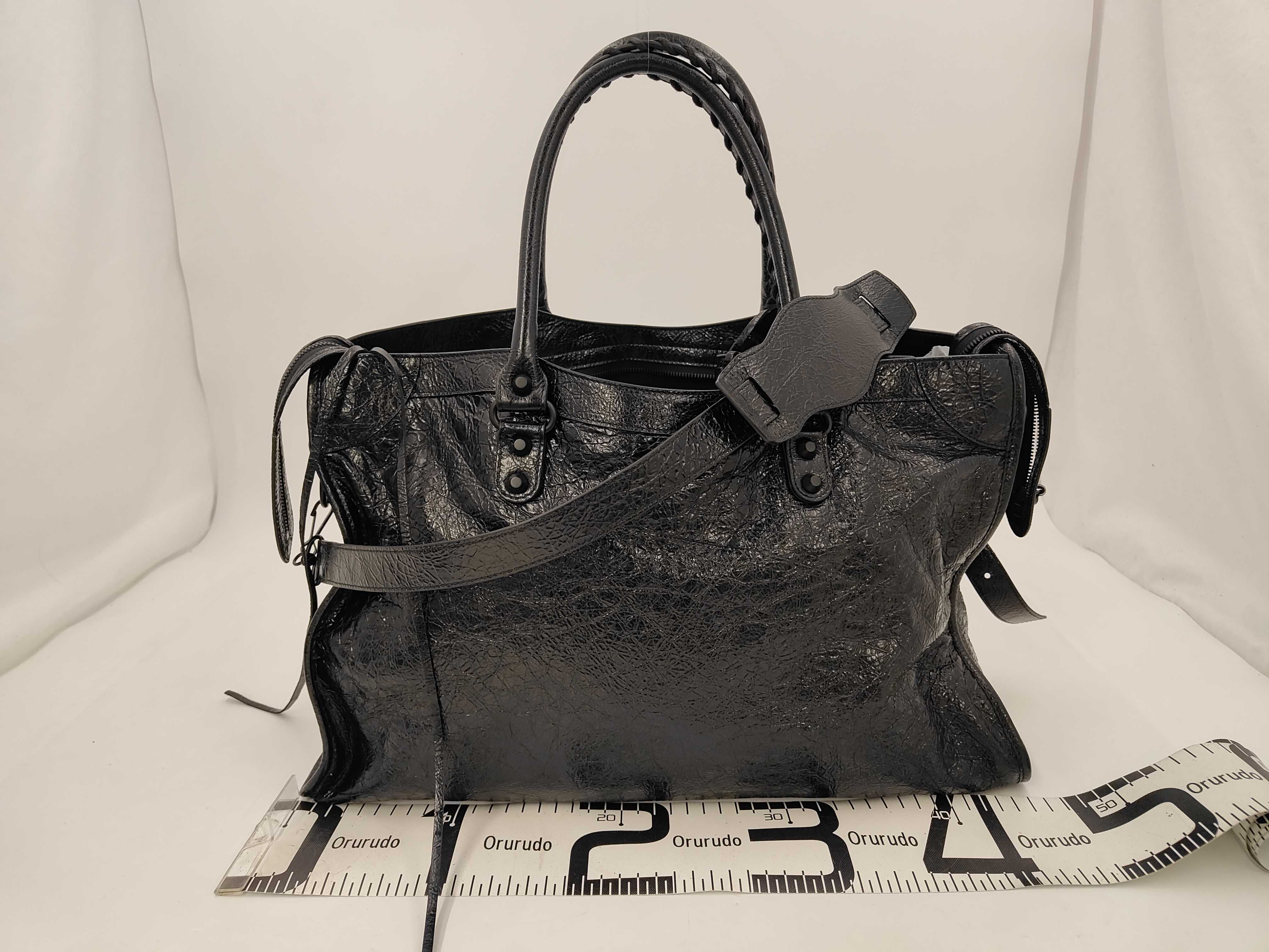 The Giant City Le City Large Black Arena Lambskin Matte Black Handbag — view 2