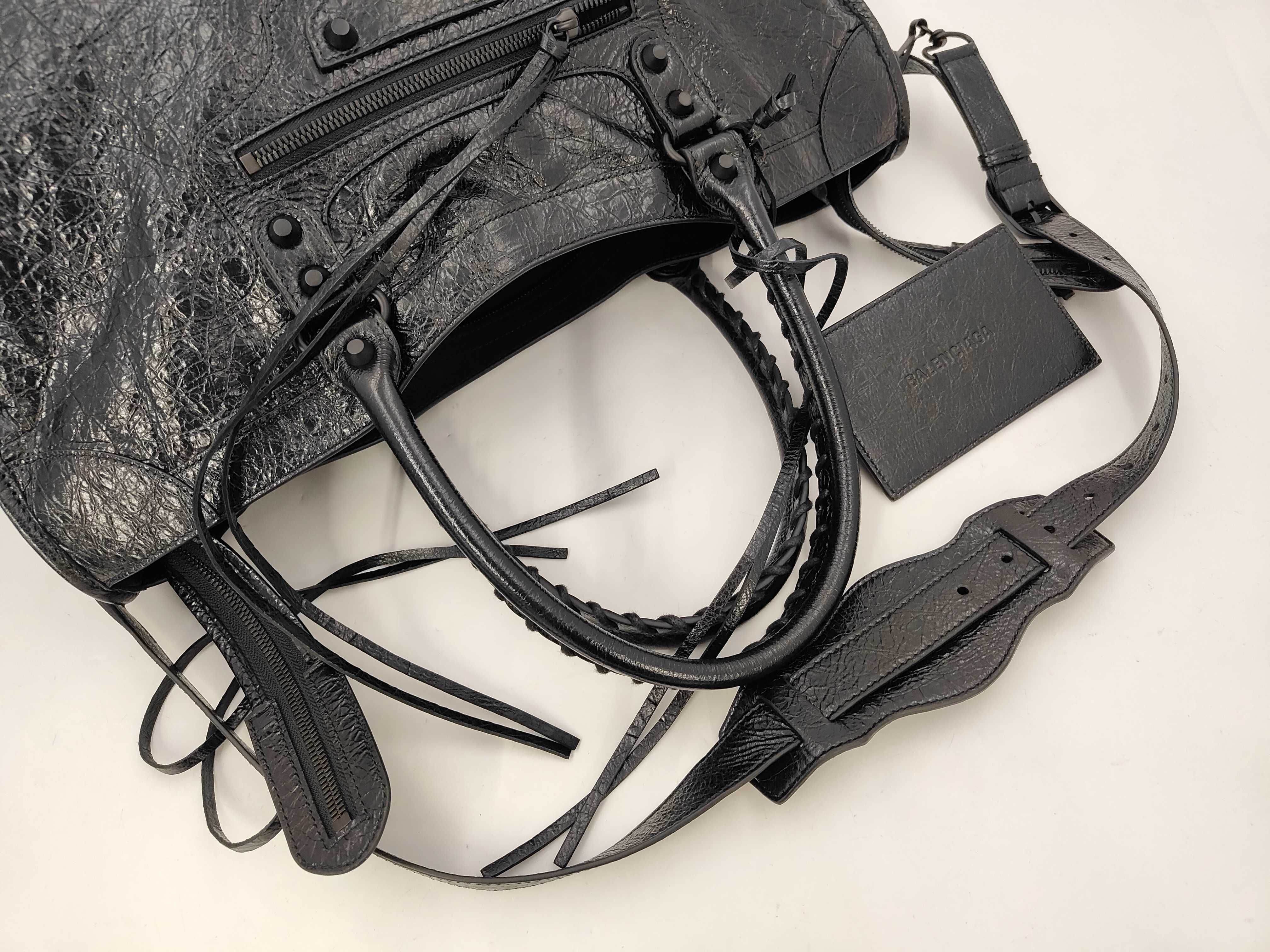 The Giant City Le City Large Black Arena Lambskin Matte Black Handbag — view 5