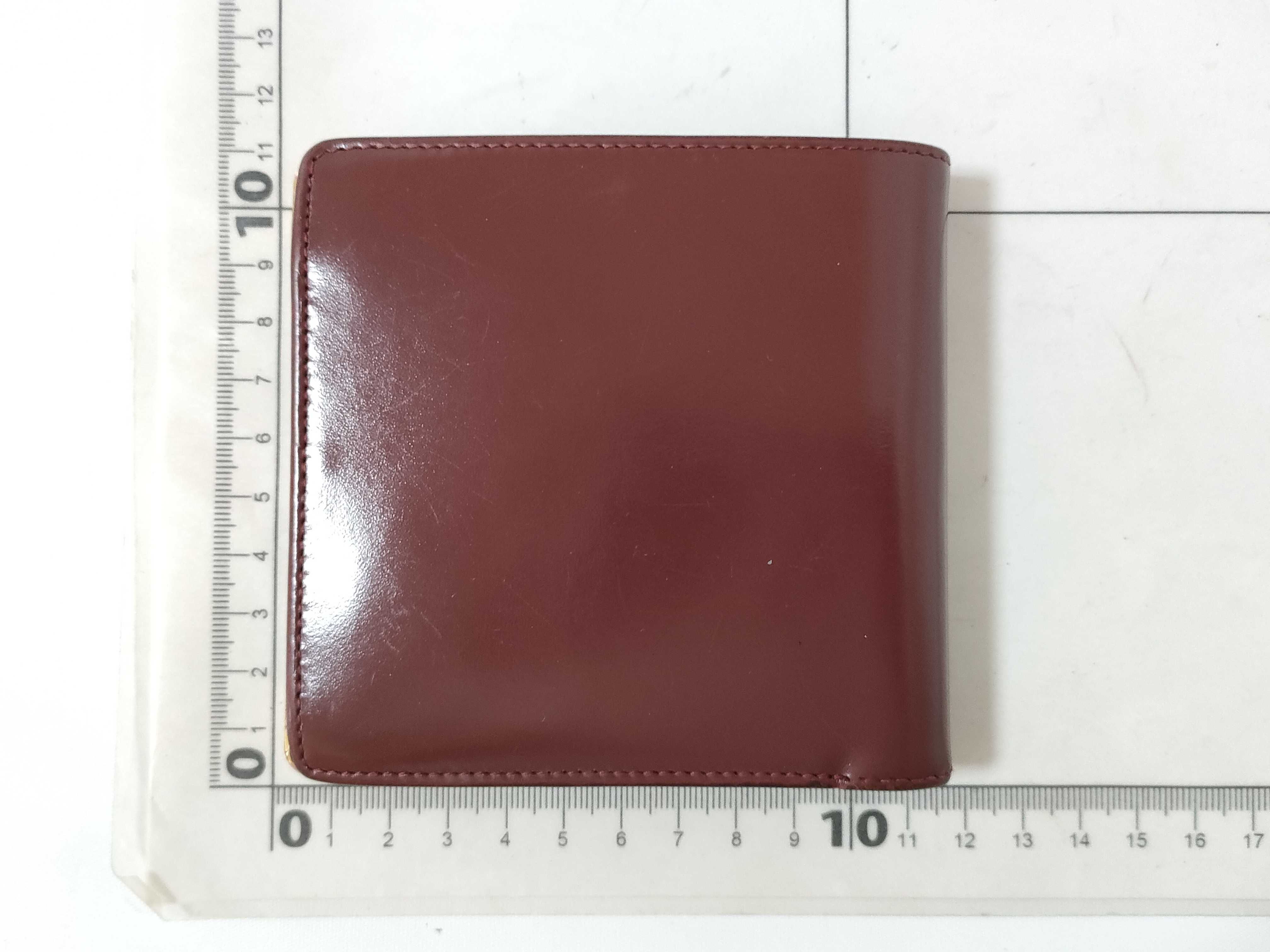 Must wallet — view 2