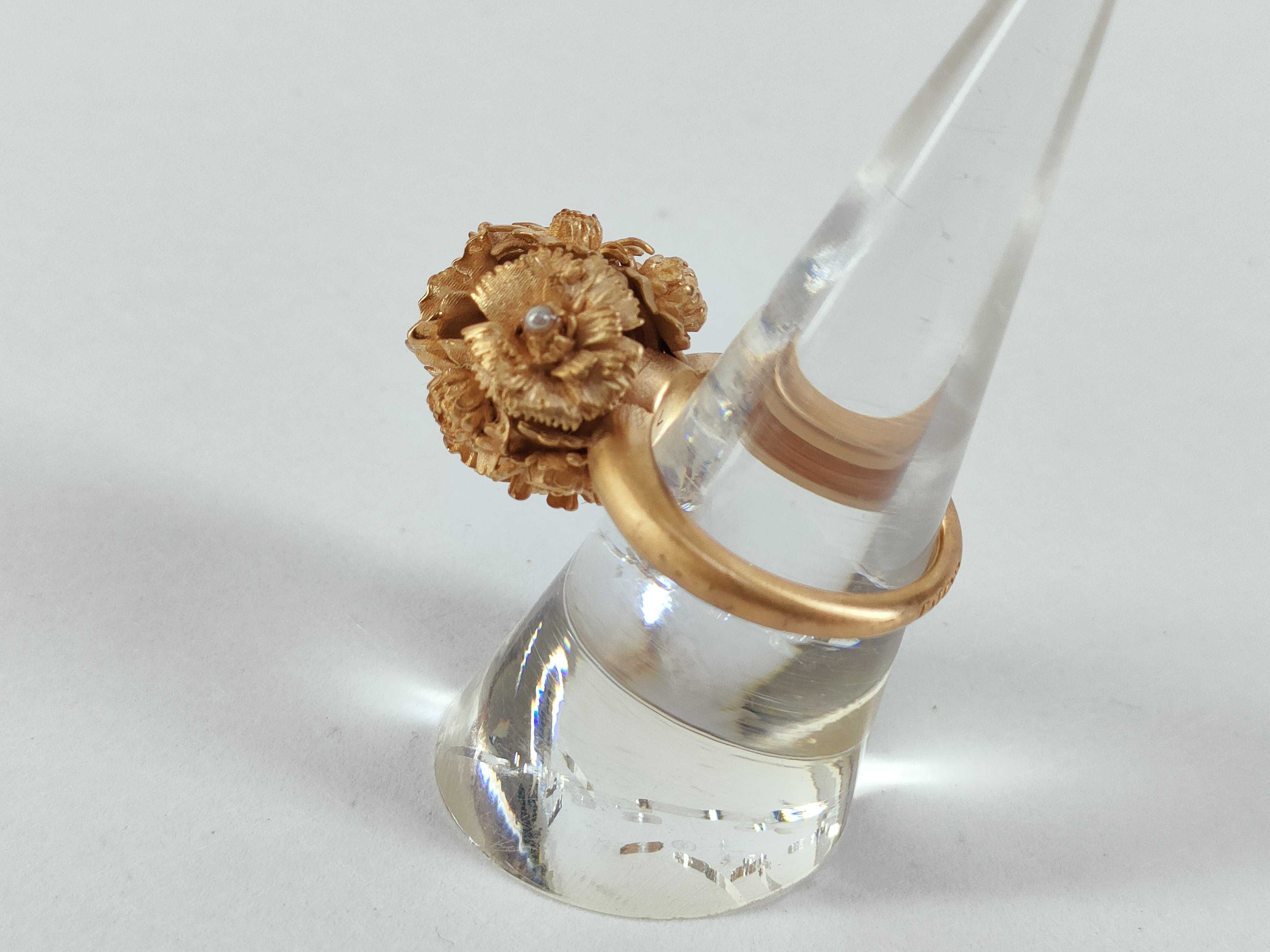 Flower Pearl Ring, Size L — view 4