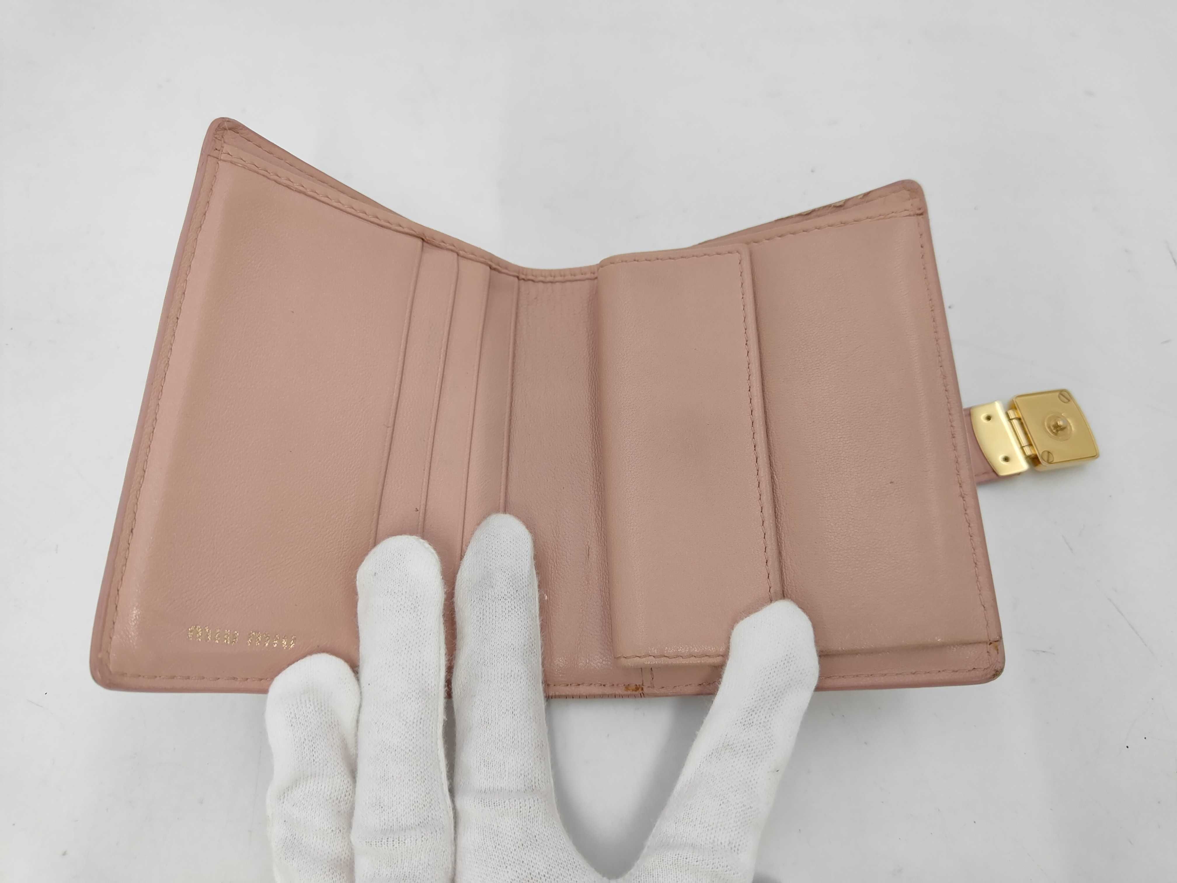 folding wallet, Matelassé quilted, pink leather wallet — view 8