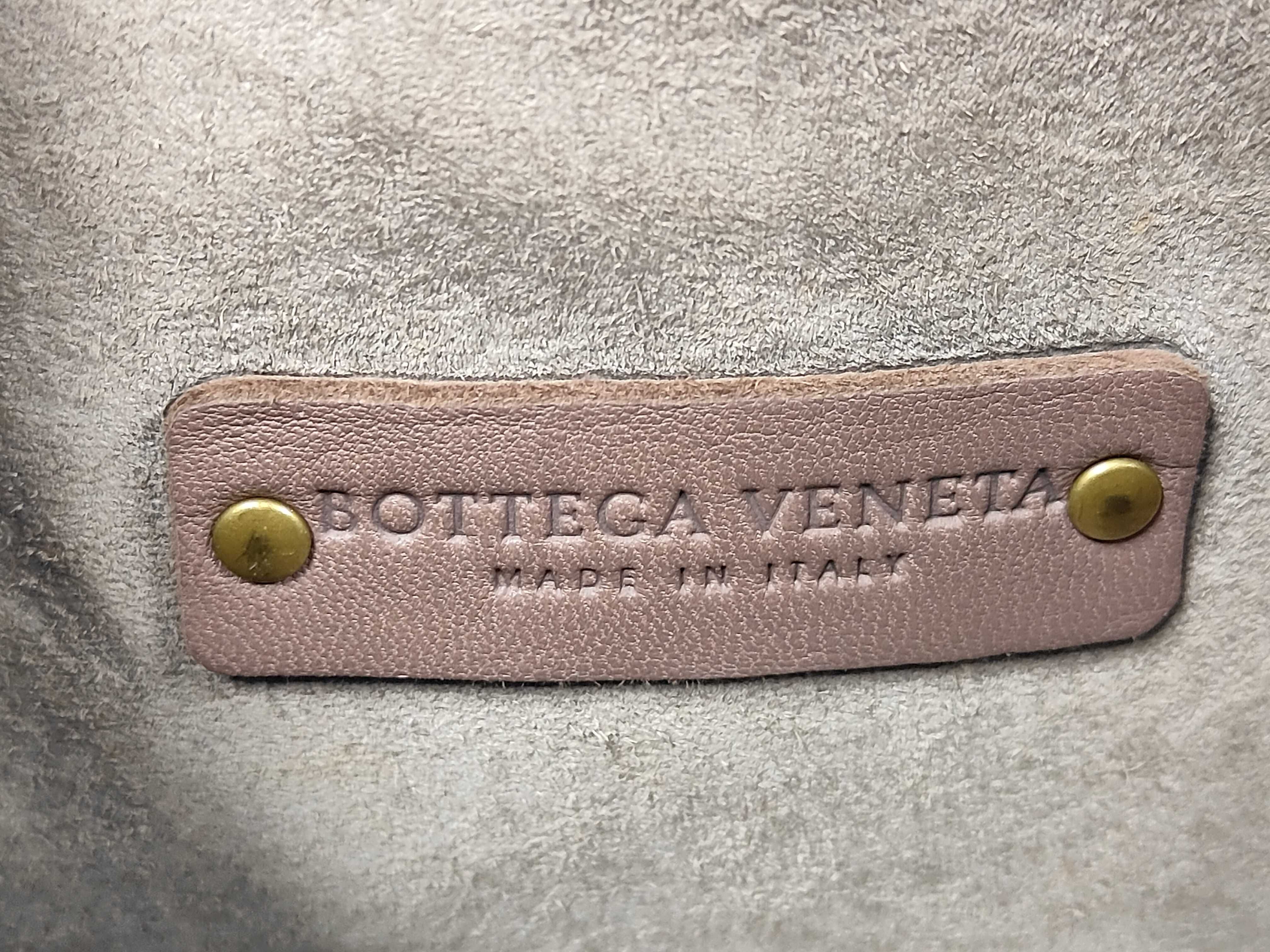 Intrecciato Leather Shoulder Bag Brown Shoulder Bag — view 10