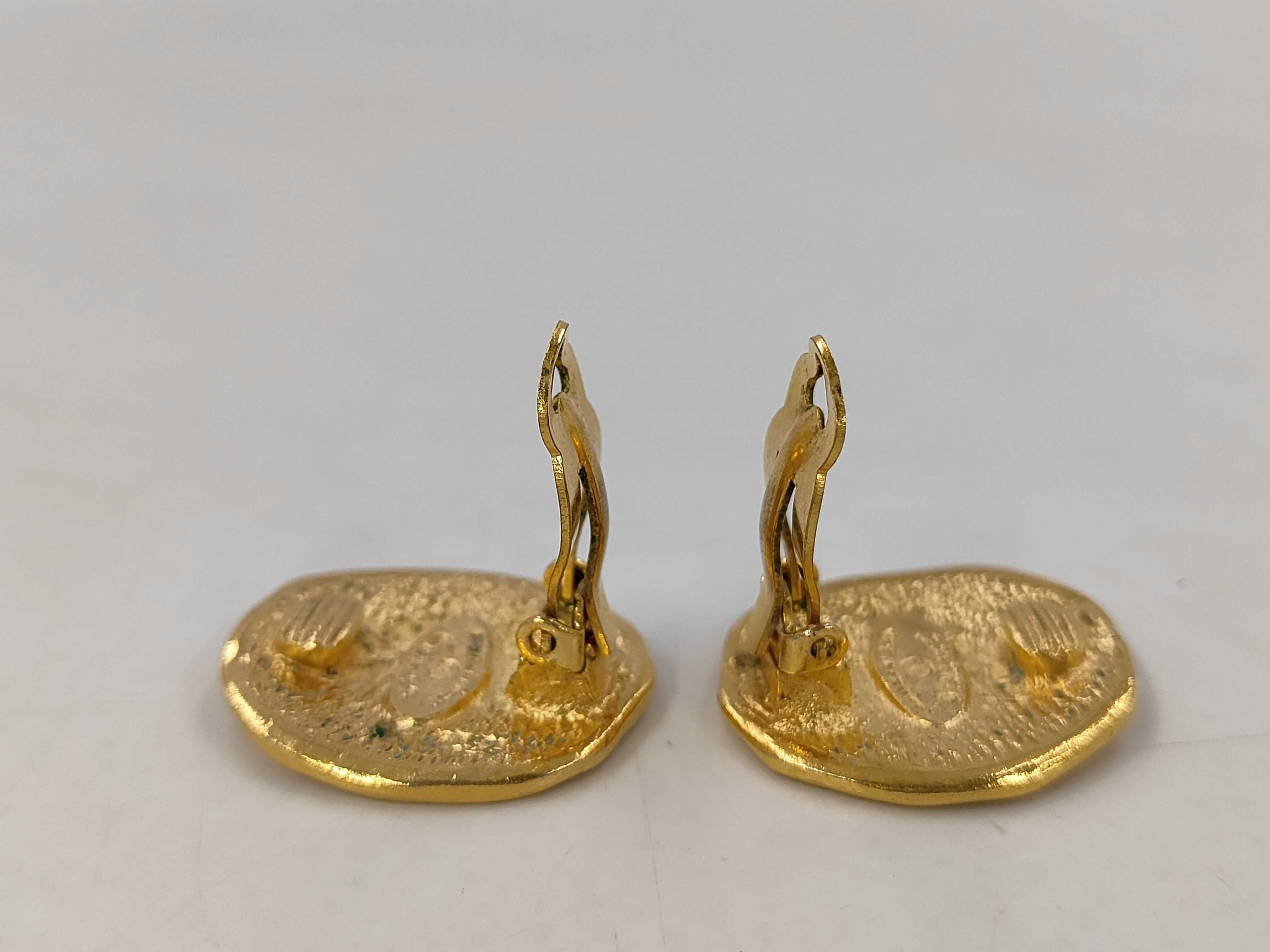Cambon Chanel Oval Cambon Plate Gold Yg Earrings — view 3