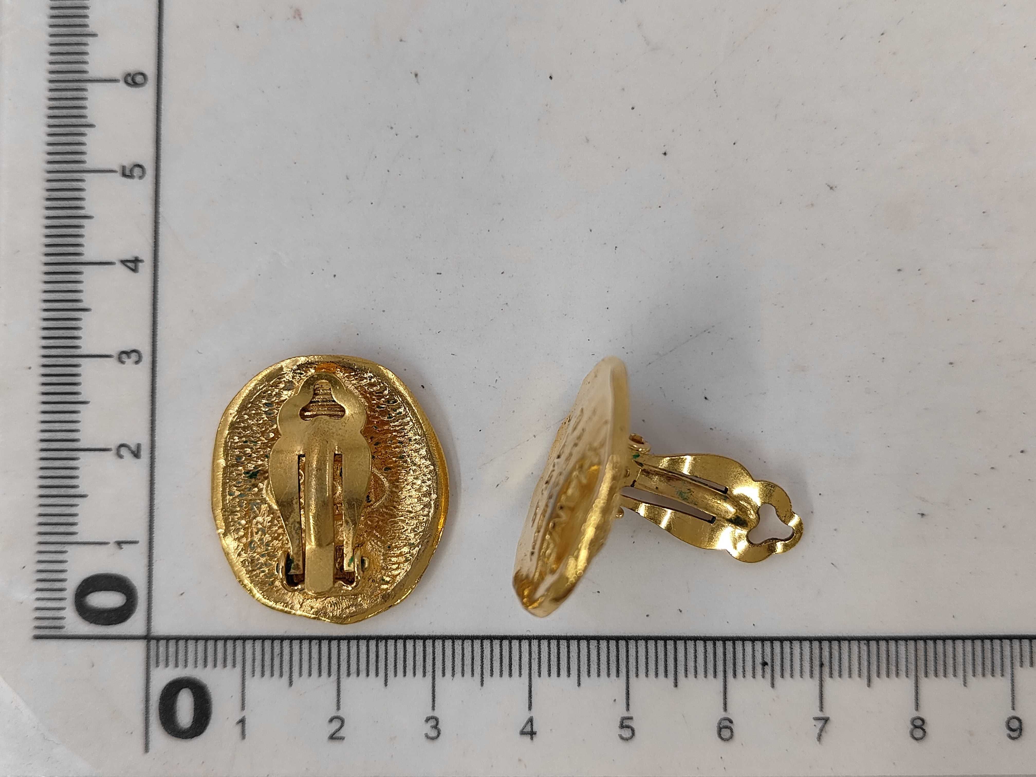 Cambon Chanel Oval Cambon Plate Gold Yg Earrings — view 5