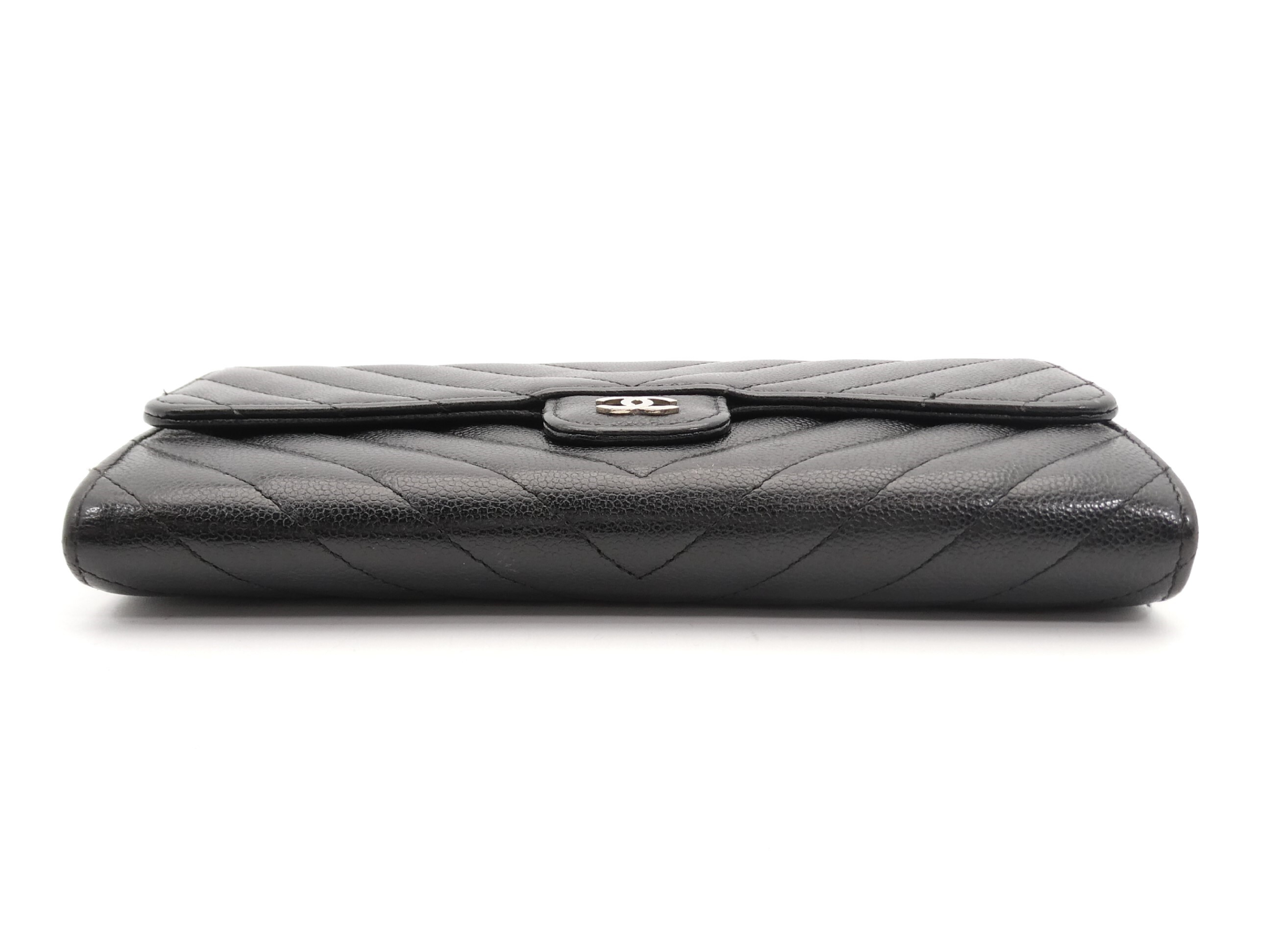 V-stitch Coco Mark Bi-fold Long Wallet — view 5
