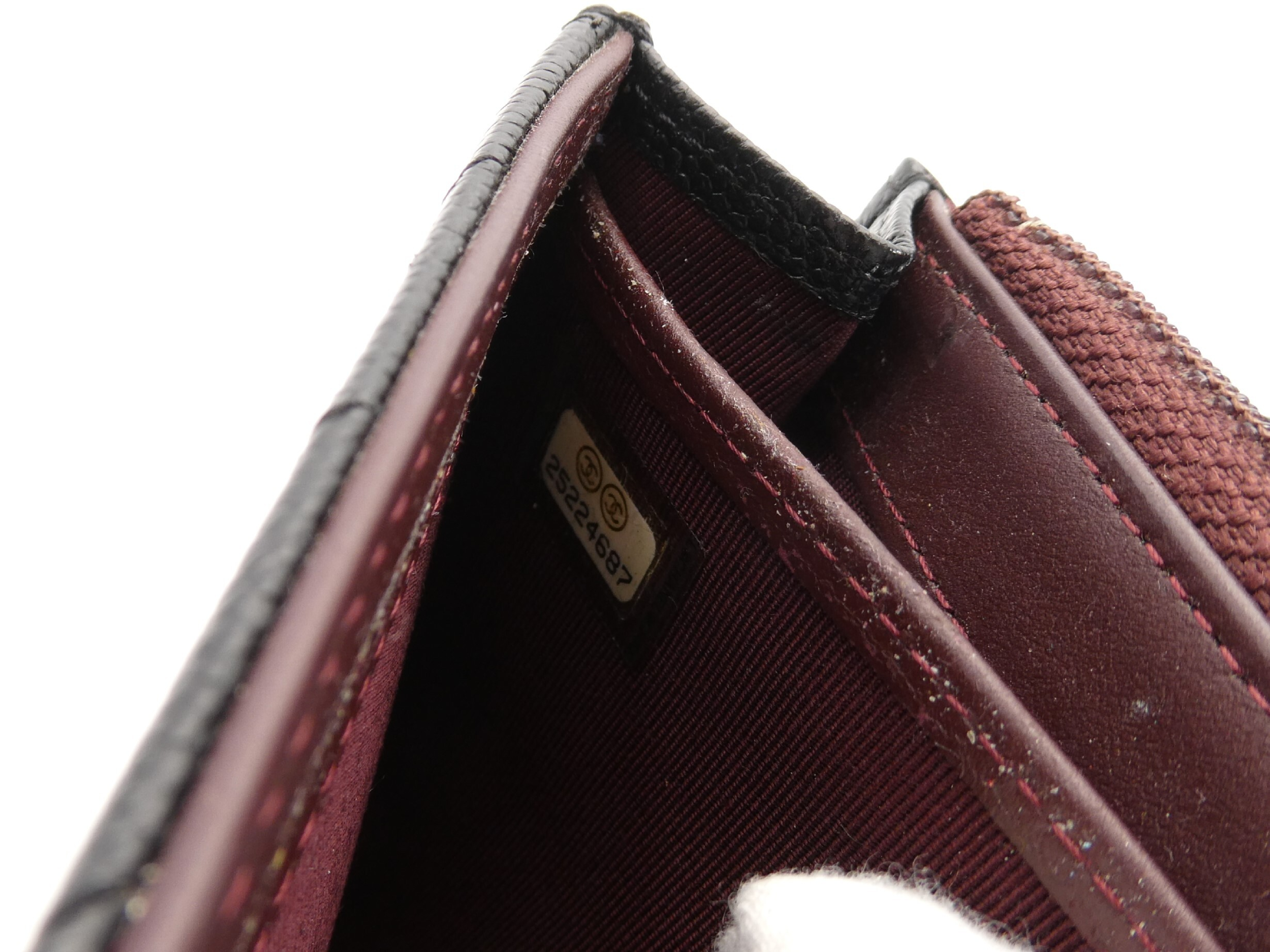 V-stitch Coco Mark Bi-fold Long Wallet — view 9