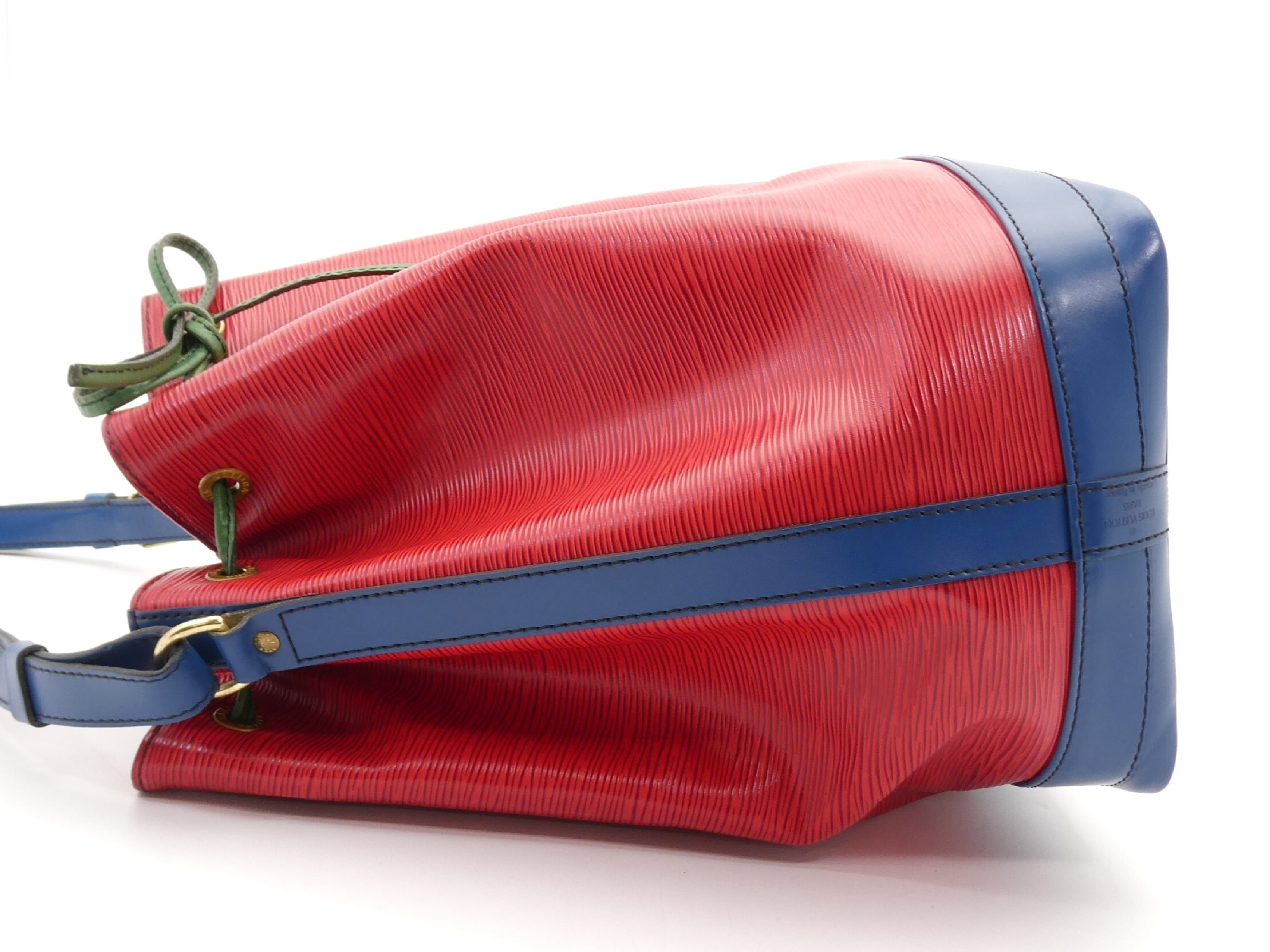Epi Noé Tricolor Shoulder Bag — view 3