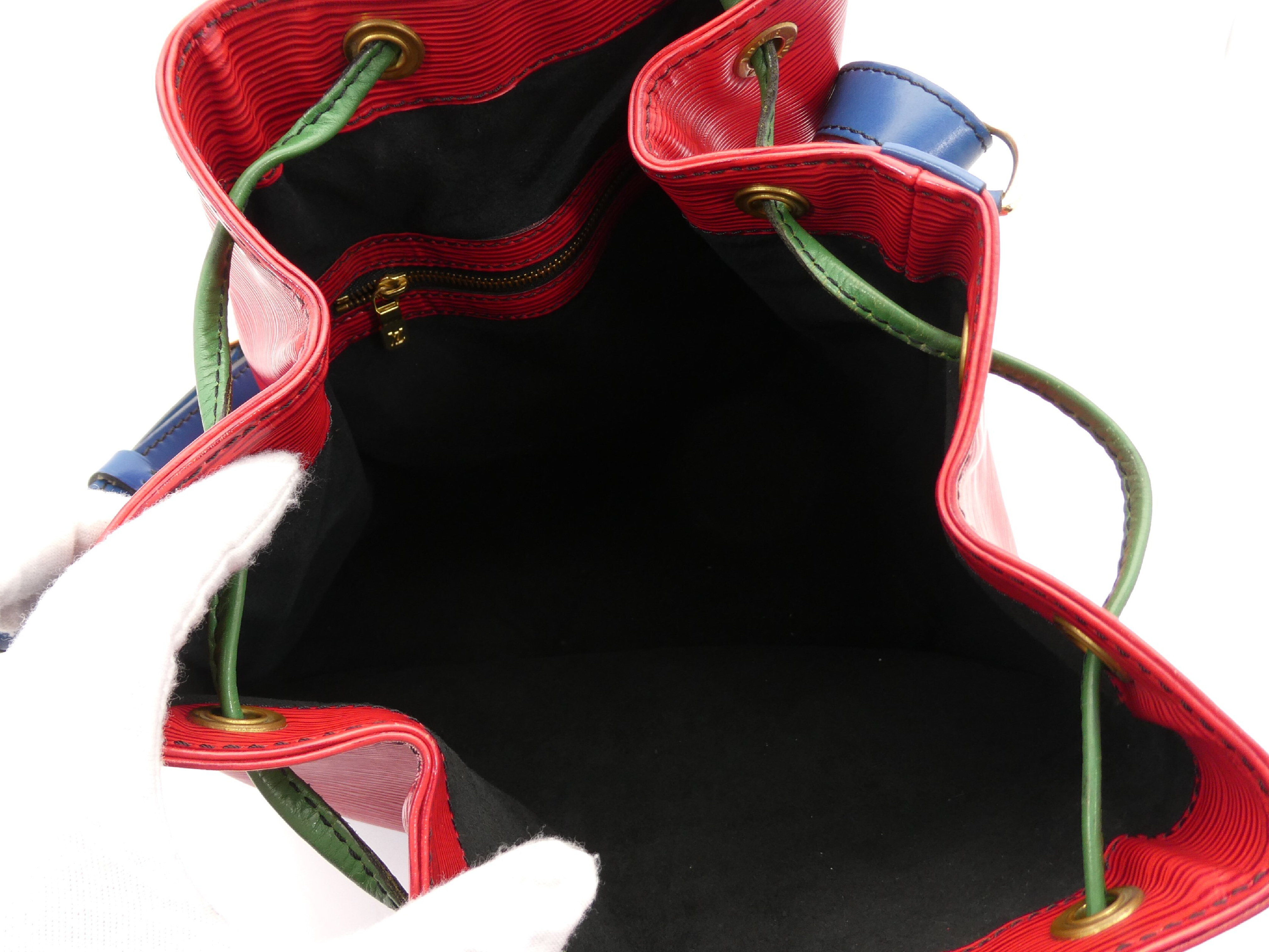 Epi Noé Tricolor Shoulder Bag — view 7