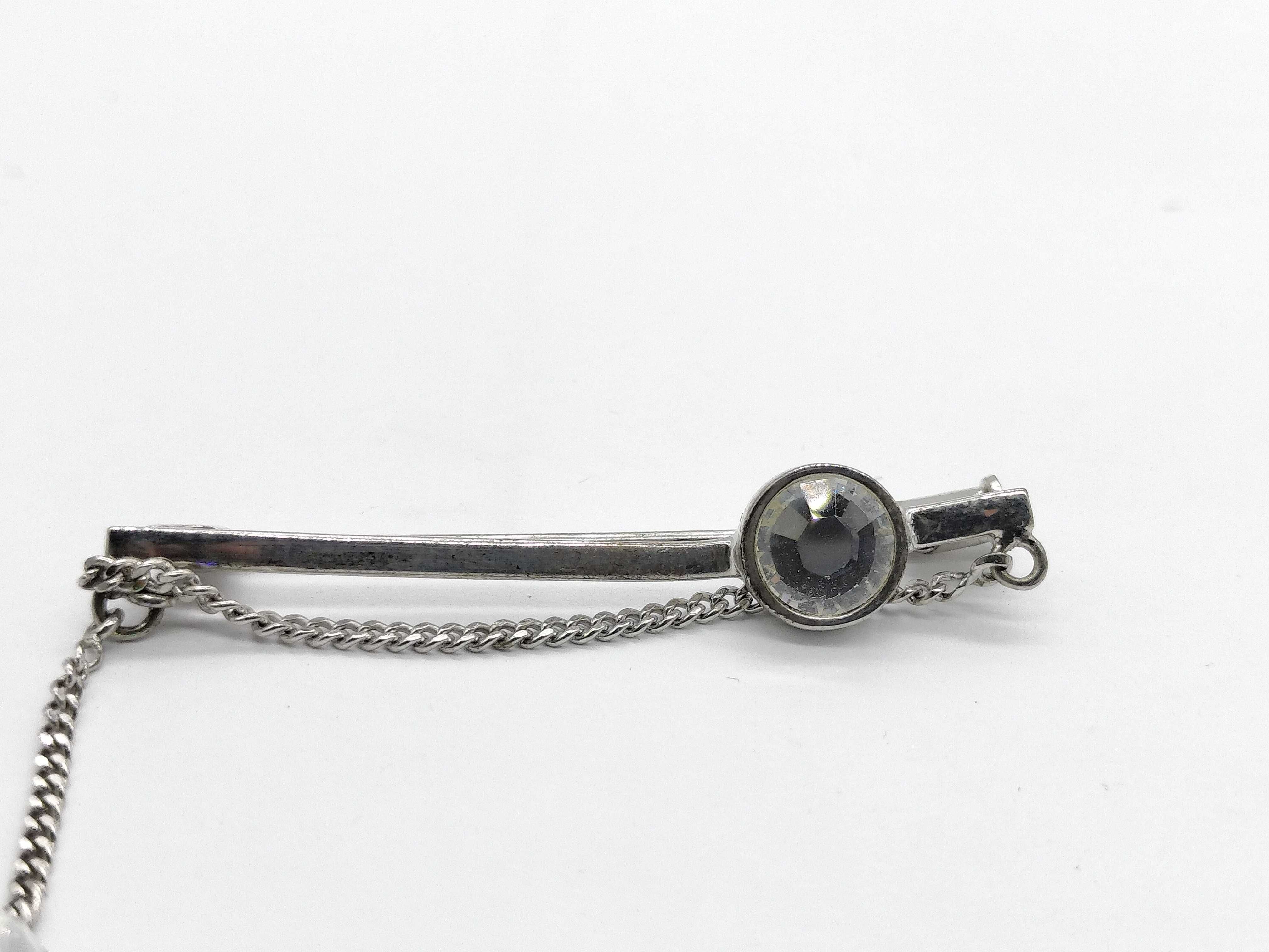 brooch — view 2