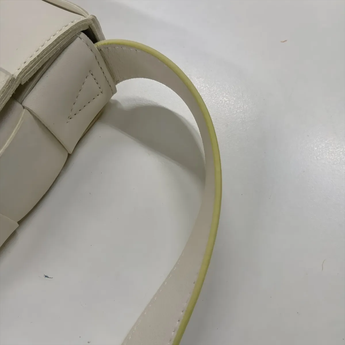Maxi Intrecciato Cassette Leather Shoulder Bag, White — view 10