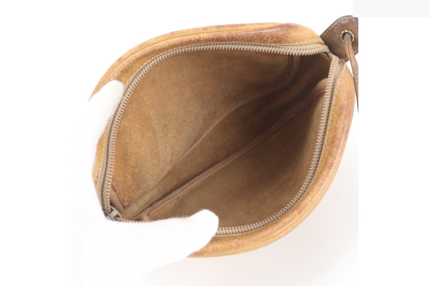 Anagram Leather Shoulder Bag (Crossbody) — view 7