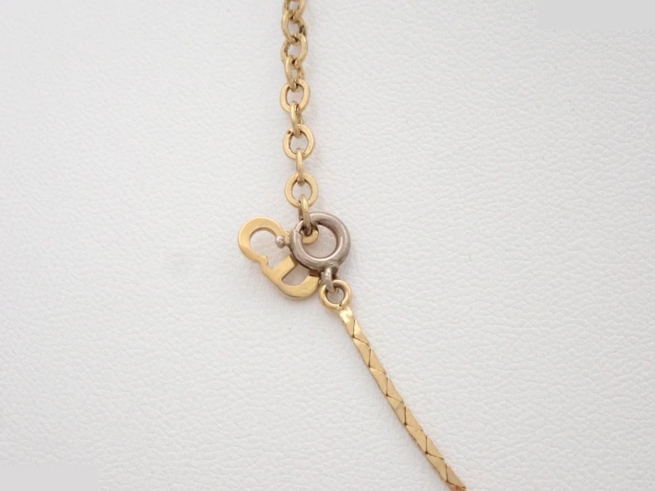 Other lines: Precious metals, necklaces, pendants, chains approximately 45cm long. — view 2
