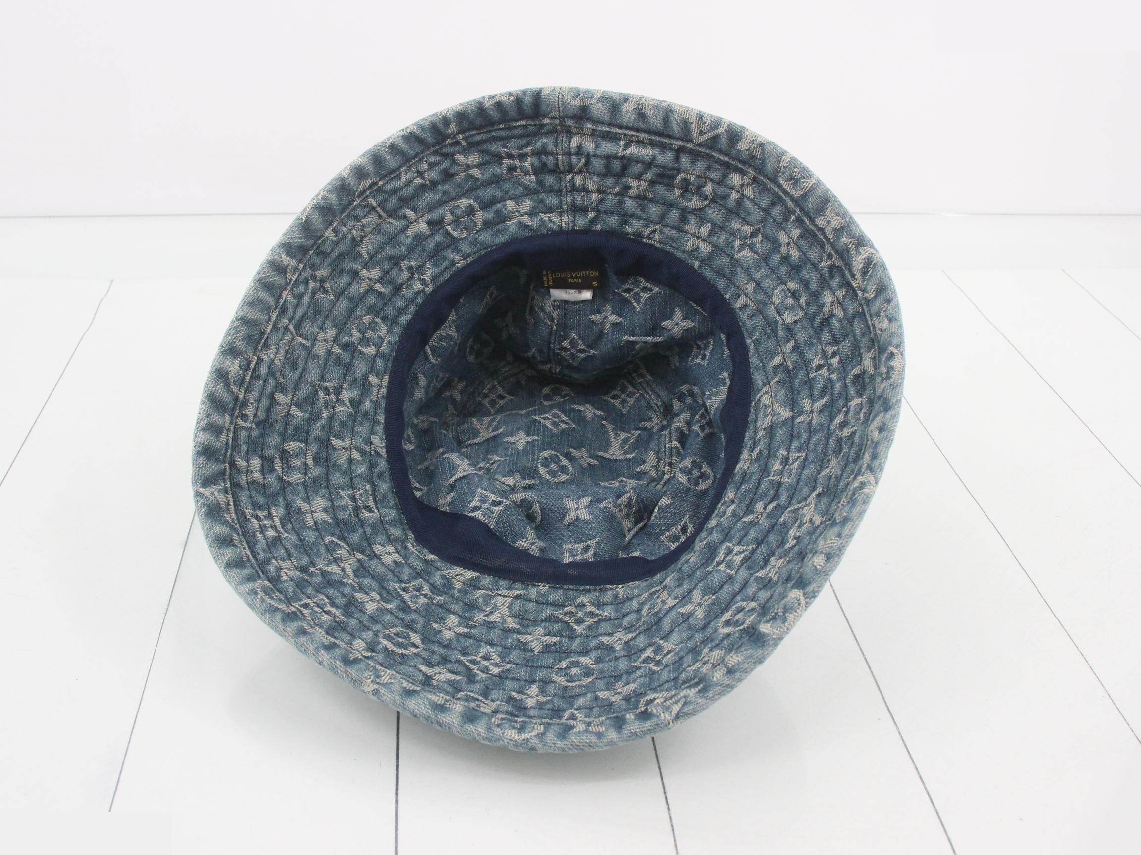 hat — view 3