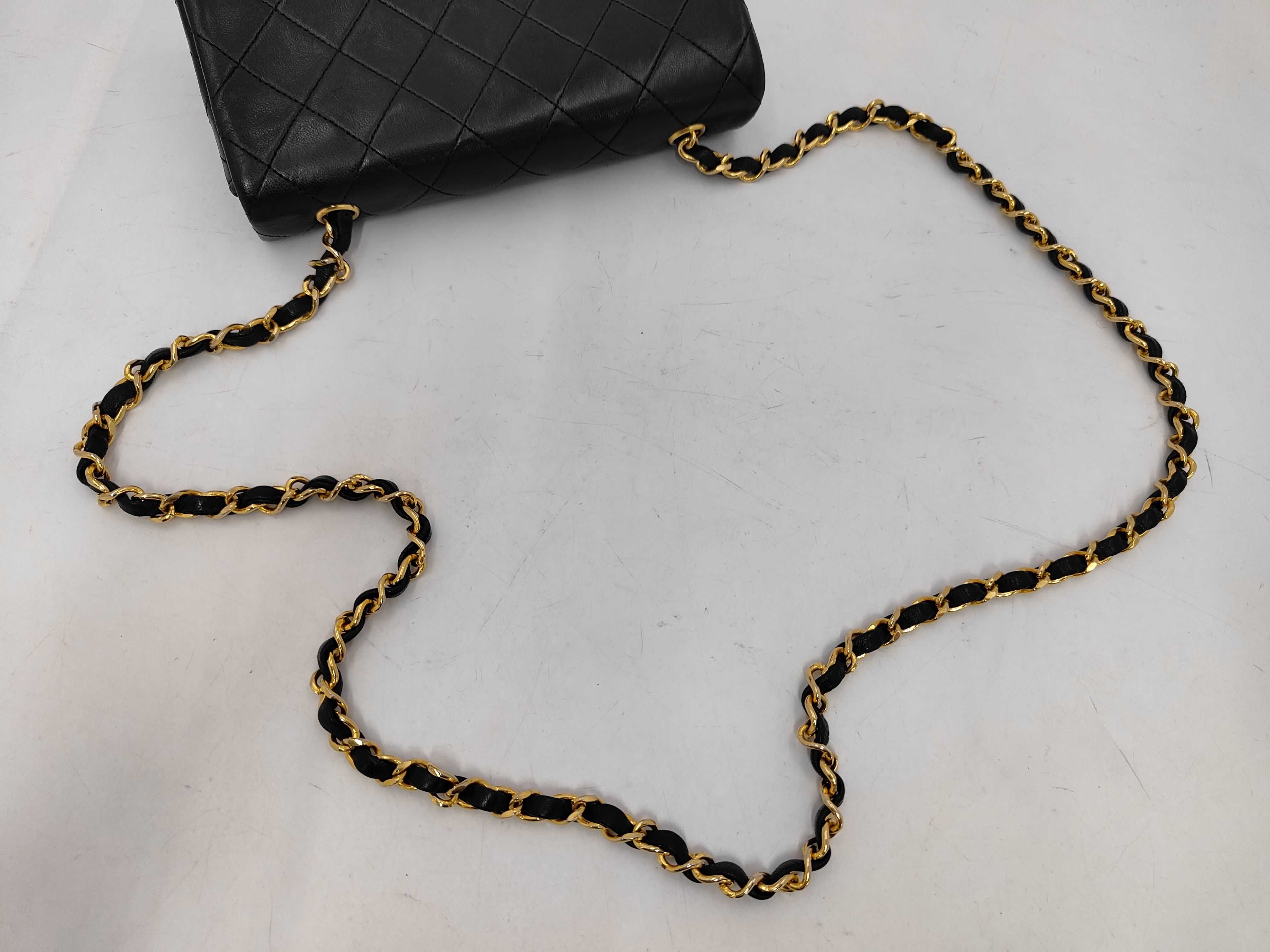 Matelassé 18 Classic Chain Shoulder Bag, Lambskin, Black, 1395807, Seal/Boutique Seal, 18x10x6cm, Shoulder strap approx. 110cm. — view 3