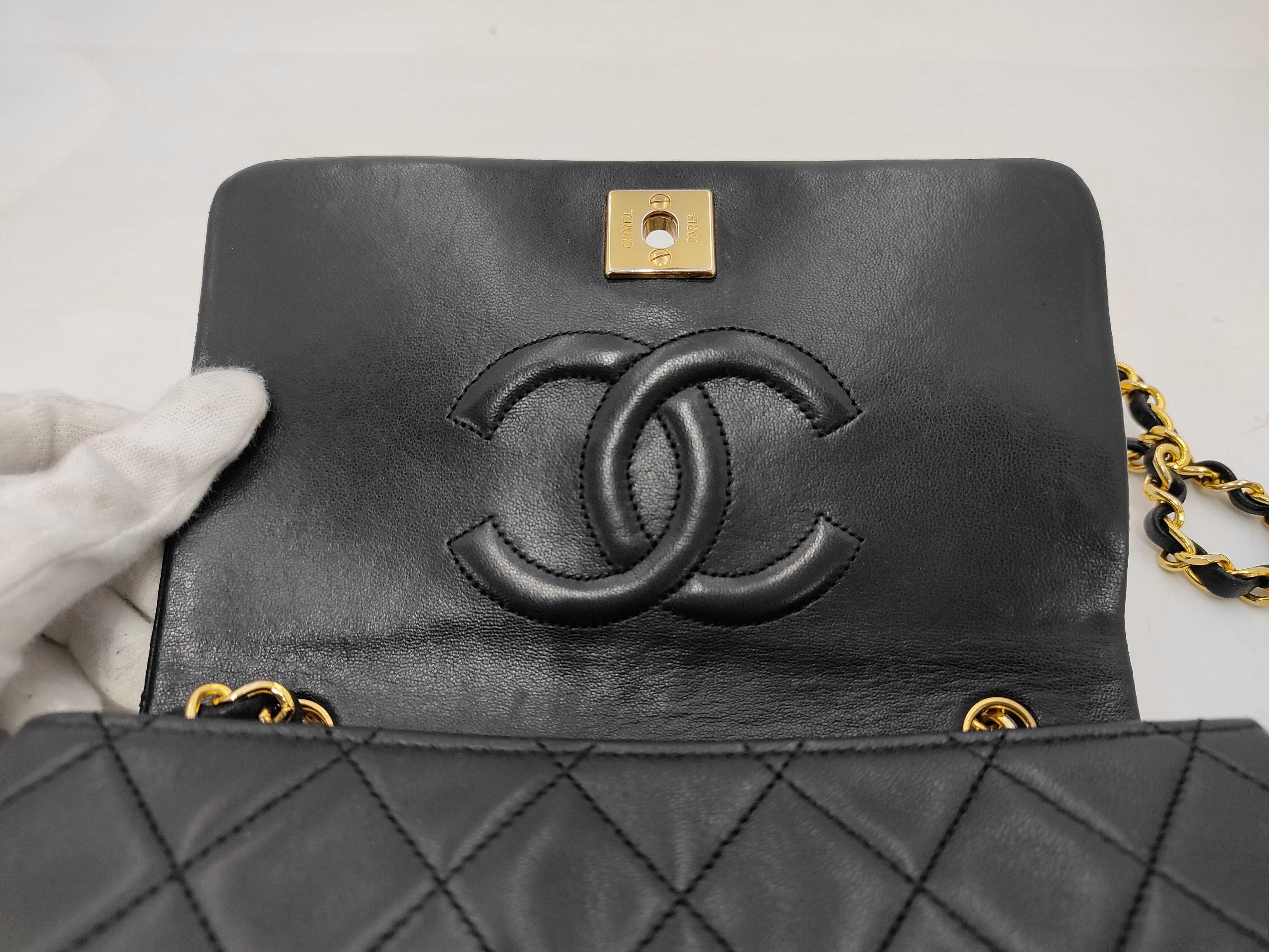 Matelassé 18 Classic Chain Shoulder Bag, Lambskin, Black, 1395807, Seal/Boutique Seal, 18x10x6cm, Shoulder strap approx. 110cm. — view 7