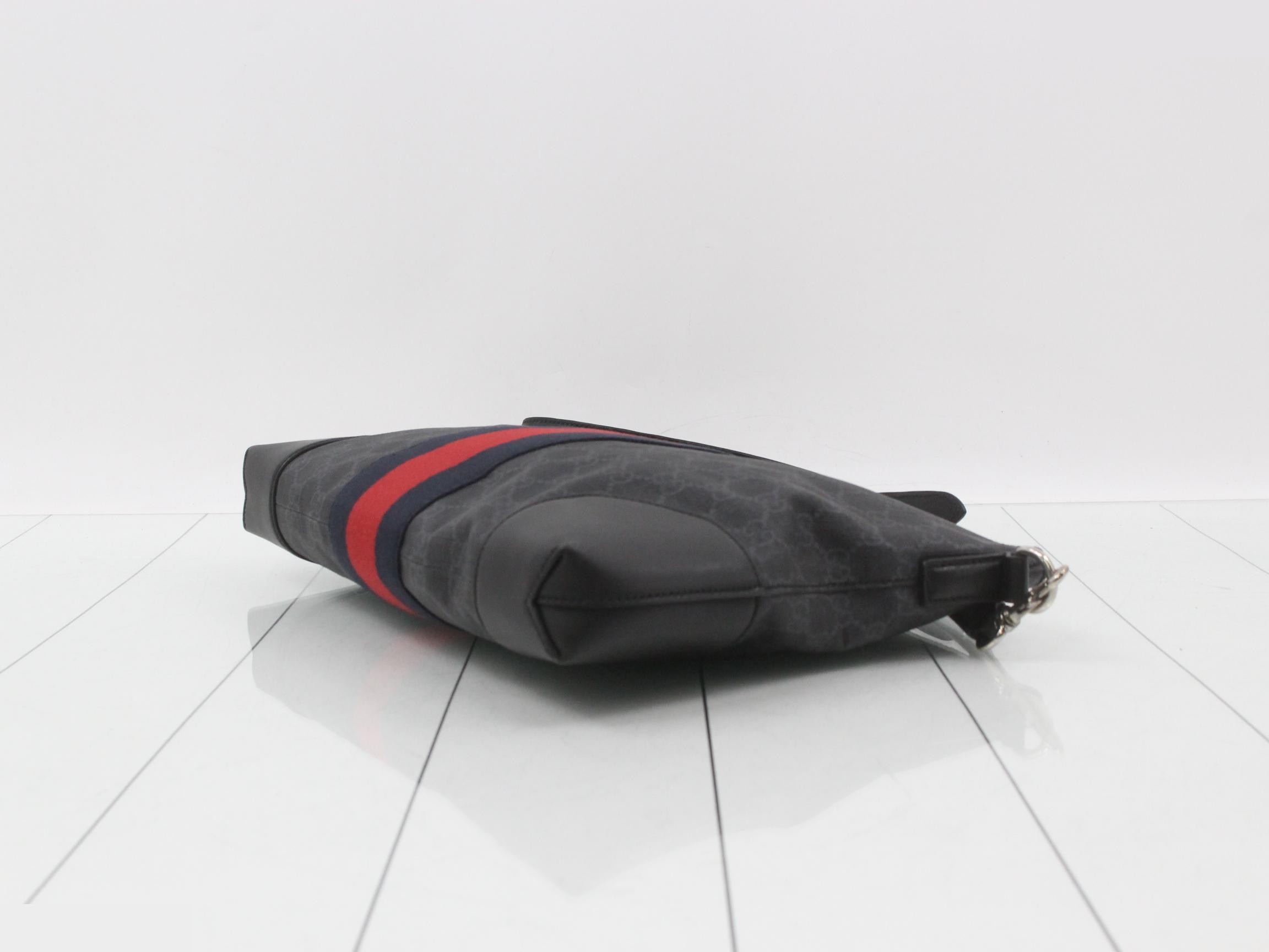 GG Supreme Web Line Shoulder Bag — view 6