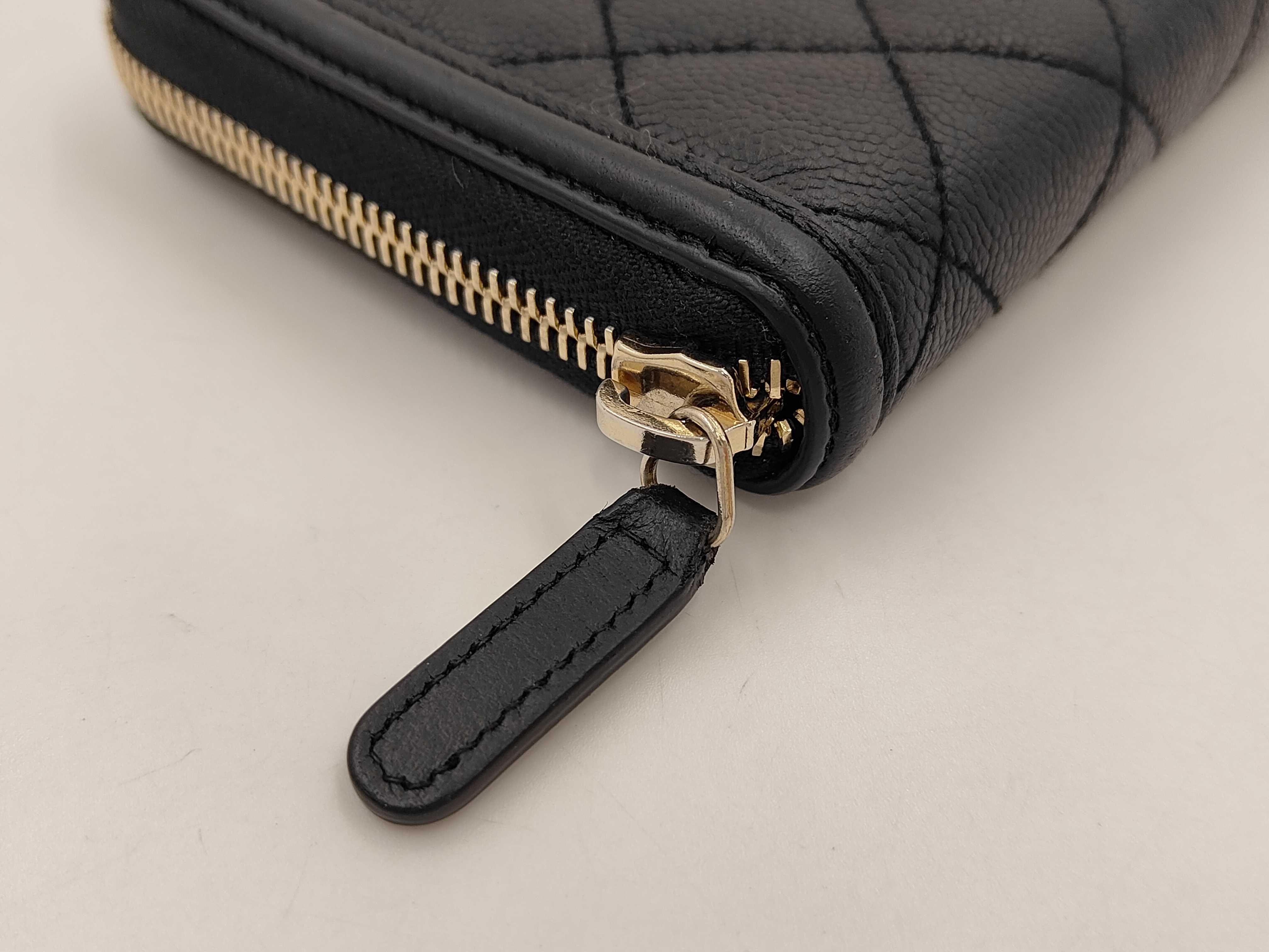 CC Filigree Matelassé Caviar Skin Round Zip Wallet — view 3