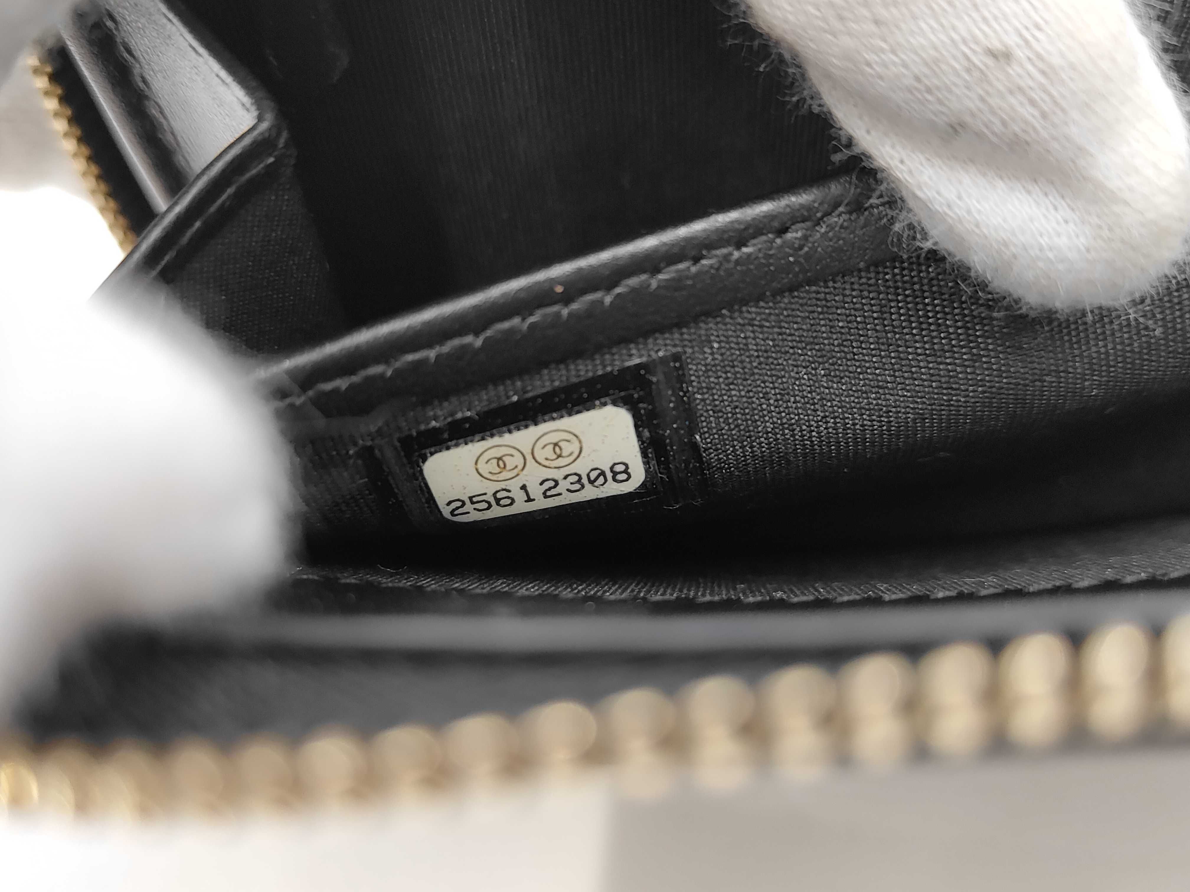 CC Filigree Matelassé Caviar Skin Round Zip Wallet — view 6