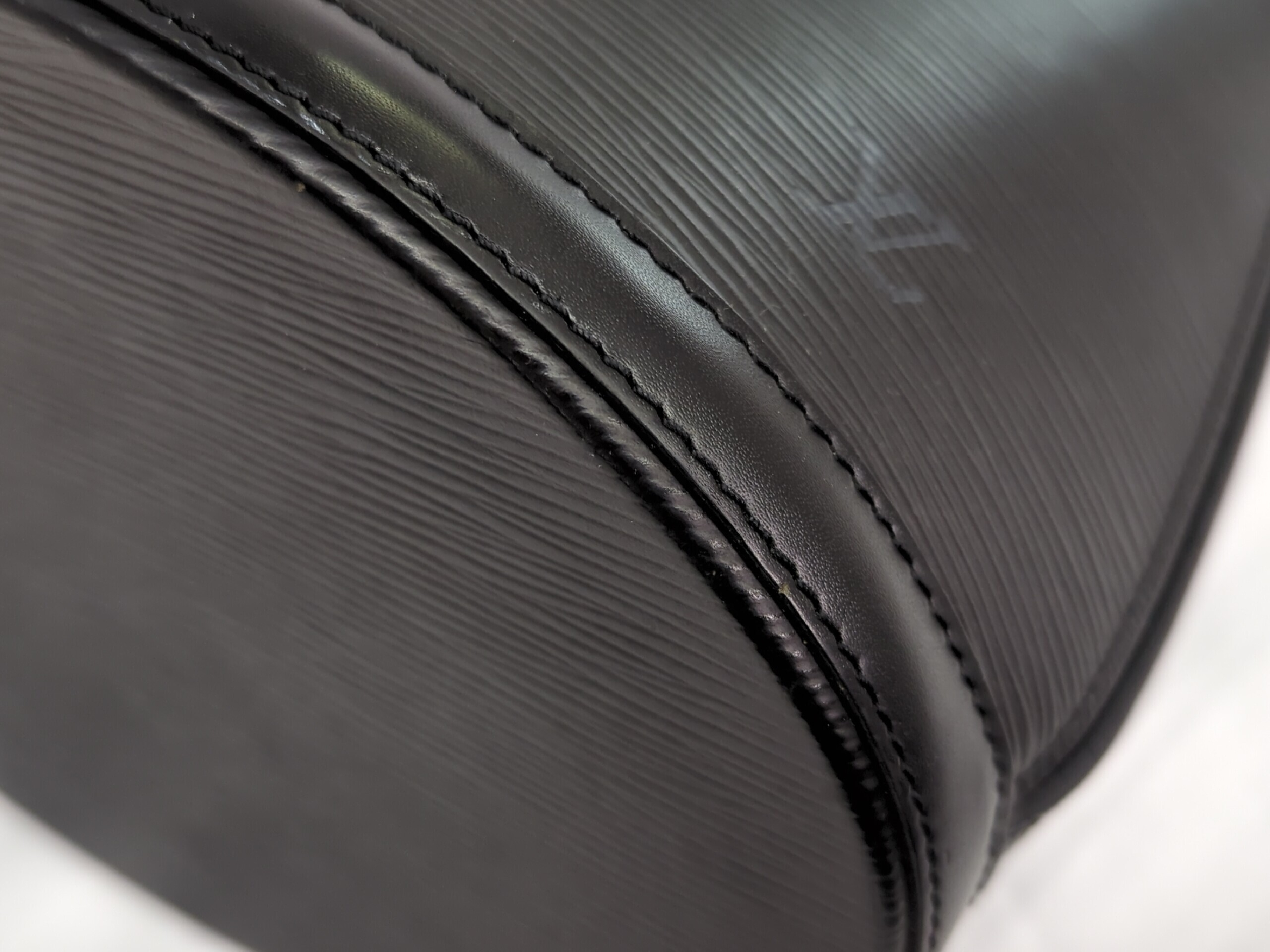 Epi Cluny Shoulder Bag — view 4