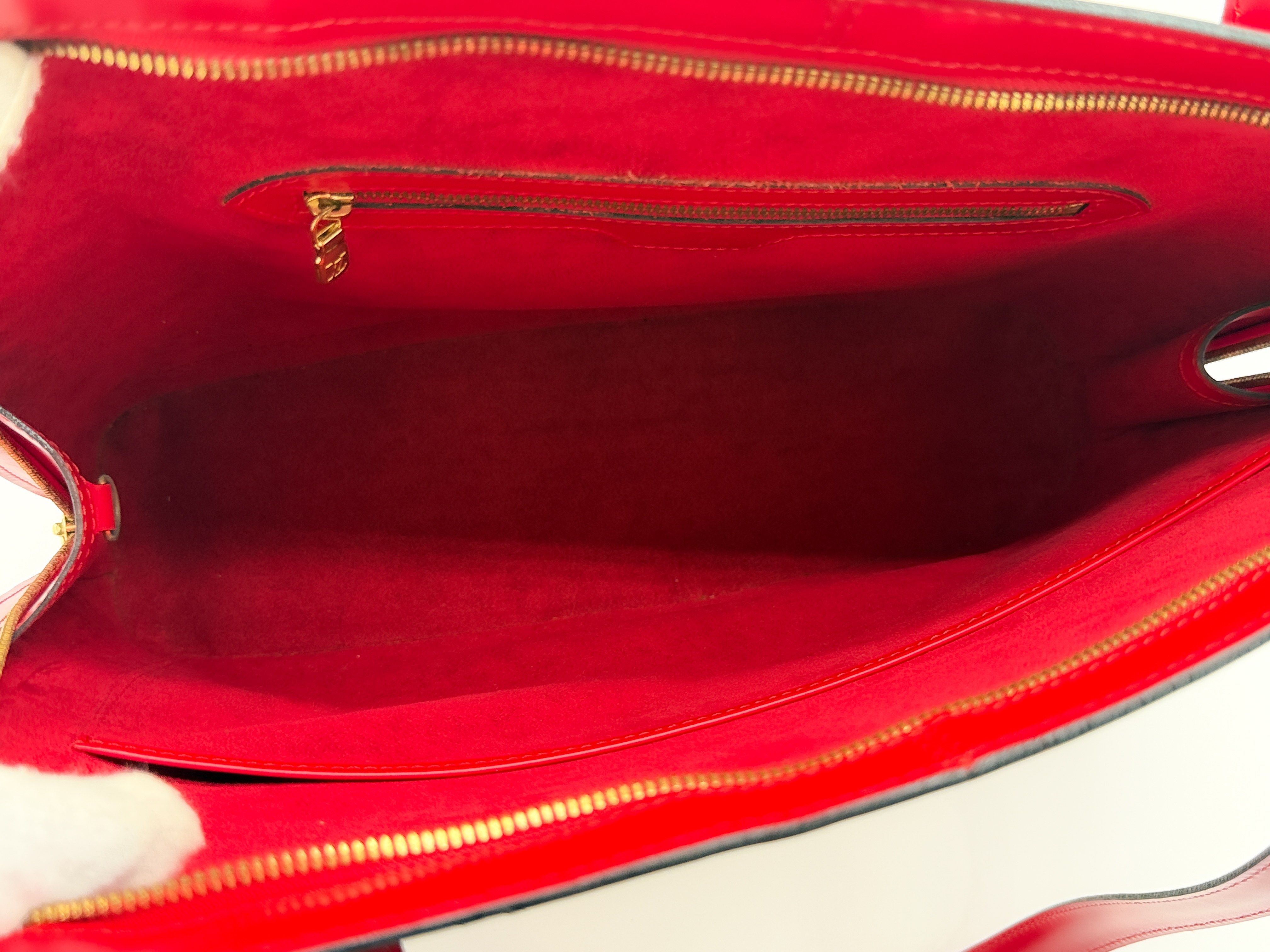 Epi M52287 Lussac Castilian Red Shoulder Bag — view 11