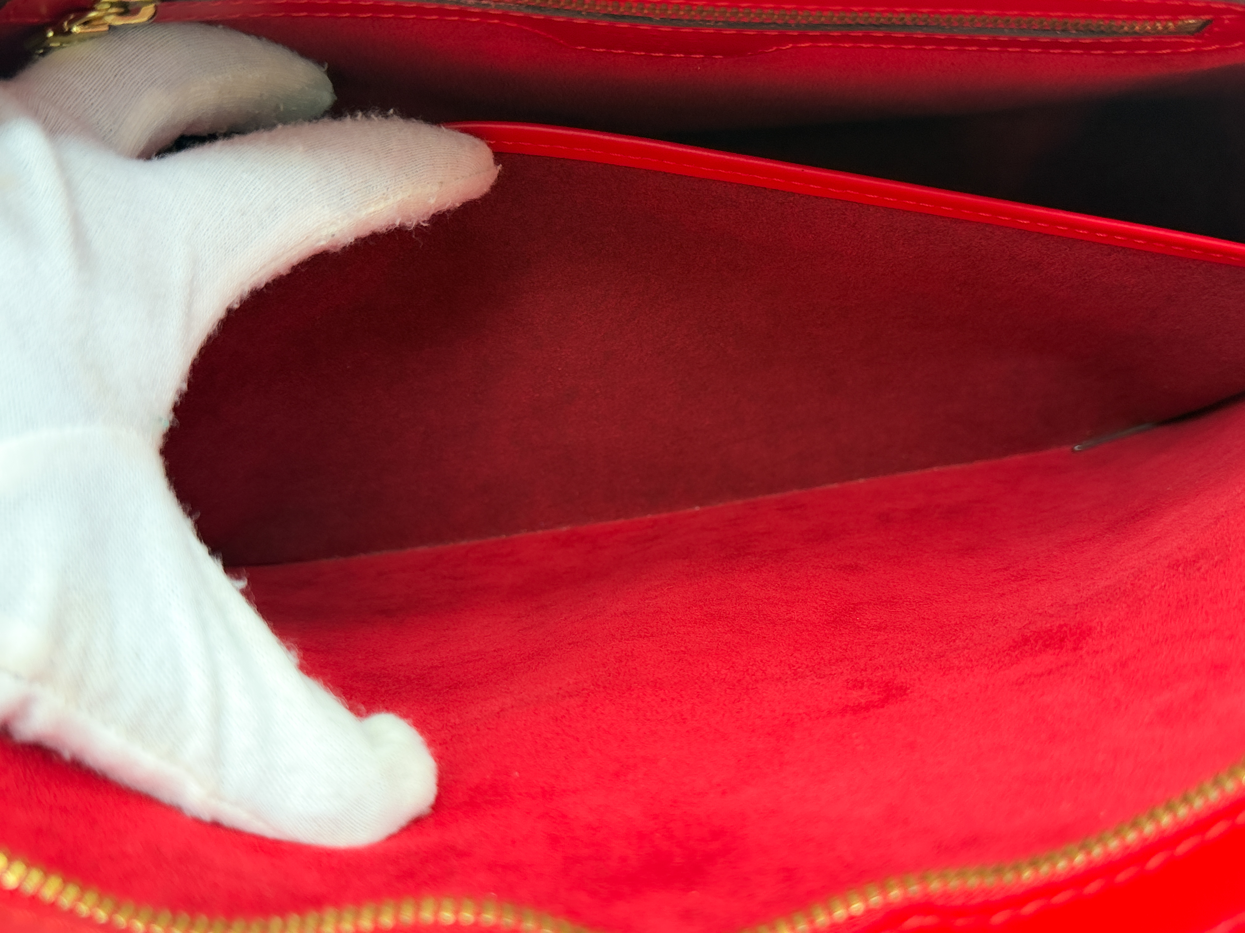 Epi M52287 Lussac Castilian Red Shoulder Bag — view 12