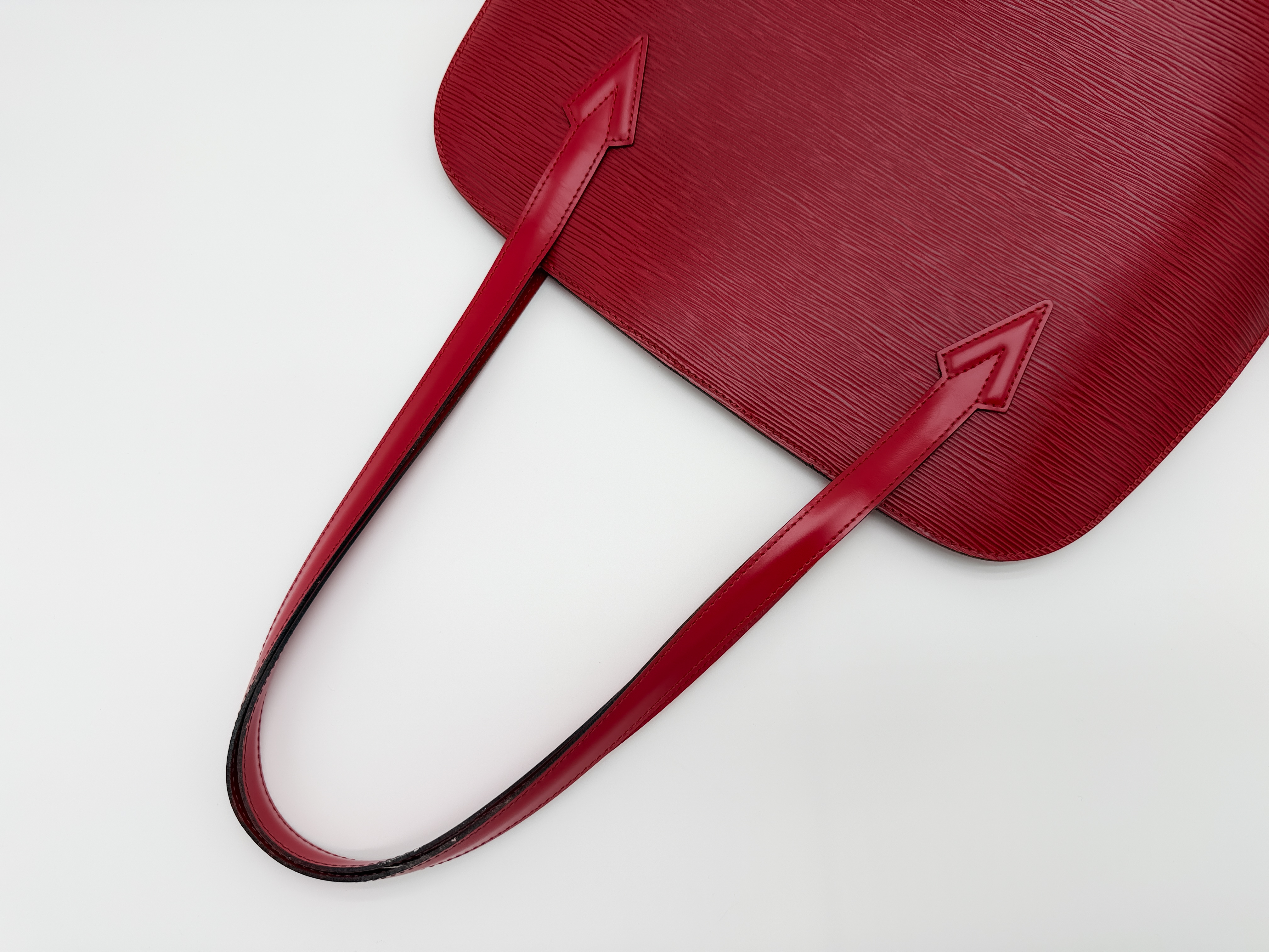 Epi M52287 Lussac Castilian Red Shoulder Bag — view 3