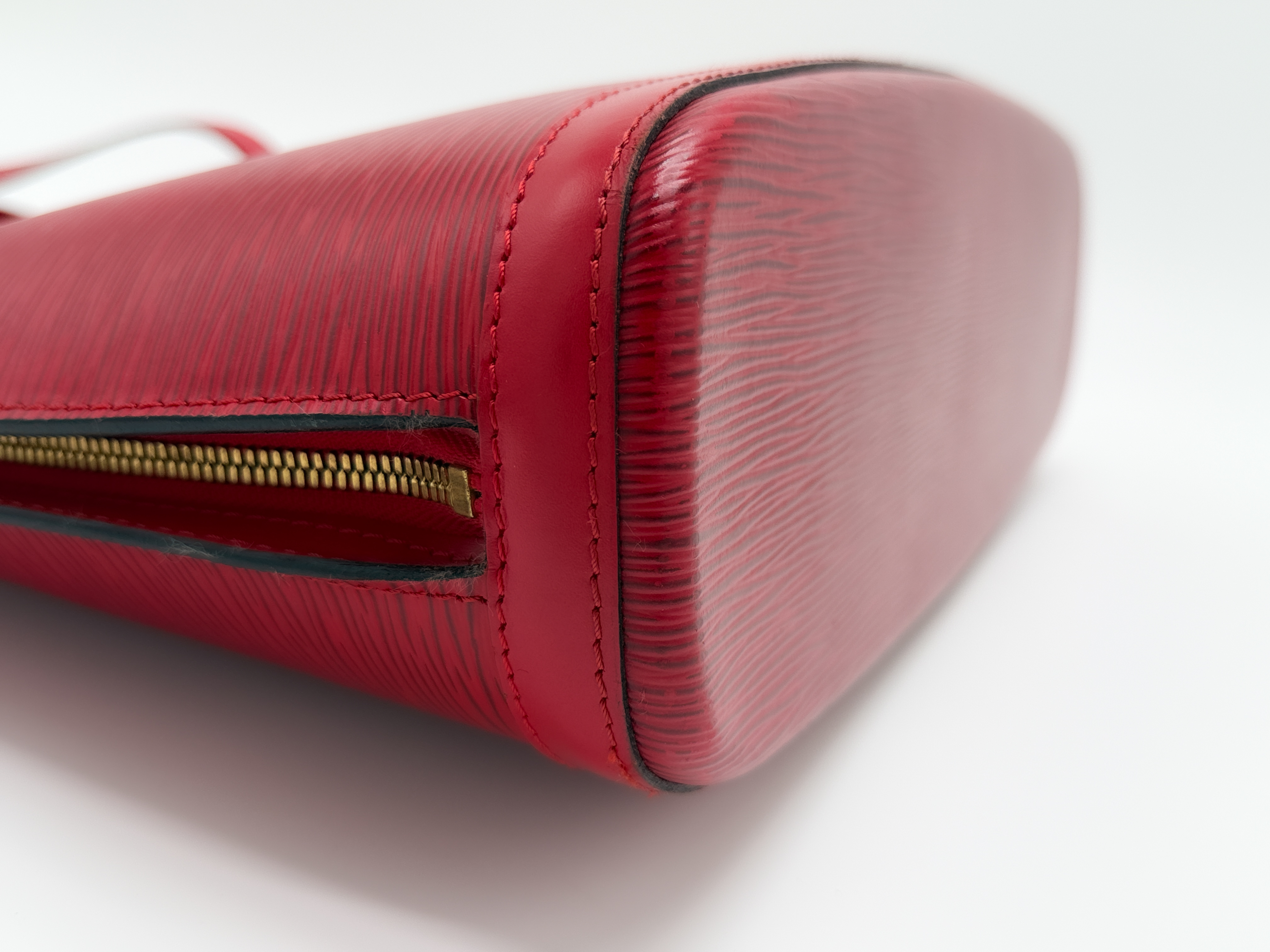Epi M52287 Lussac Castilian Red Shoulder Bag — view 9